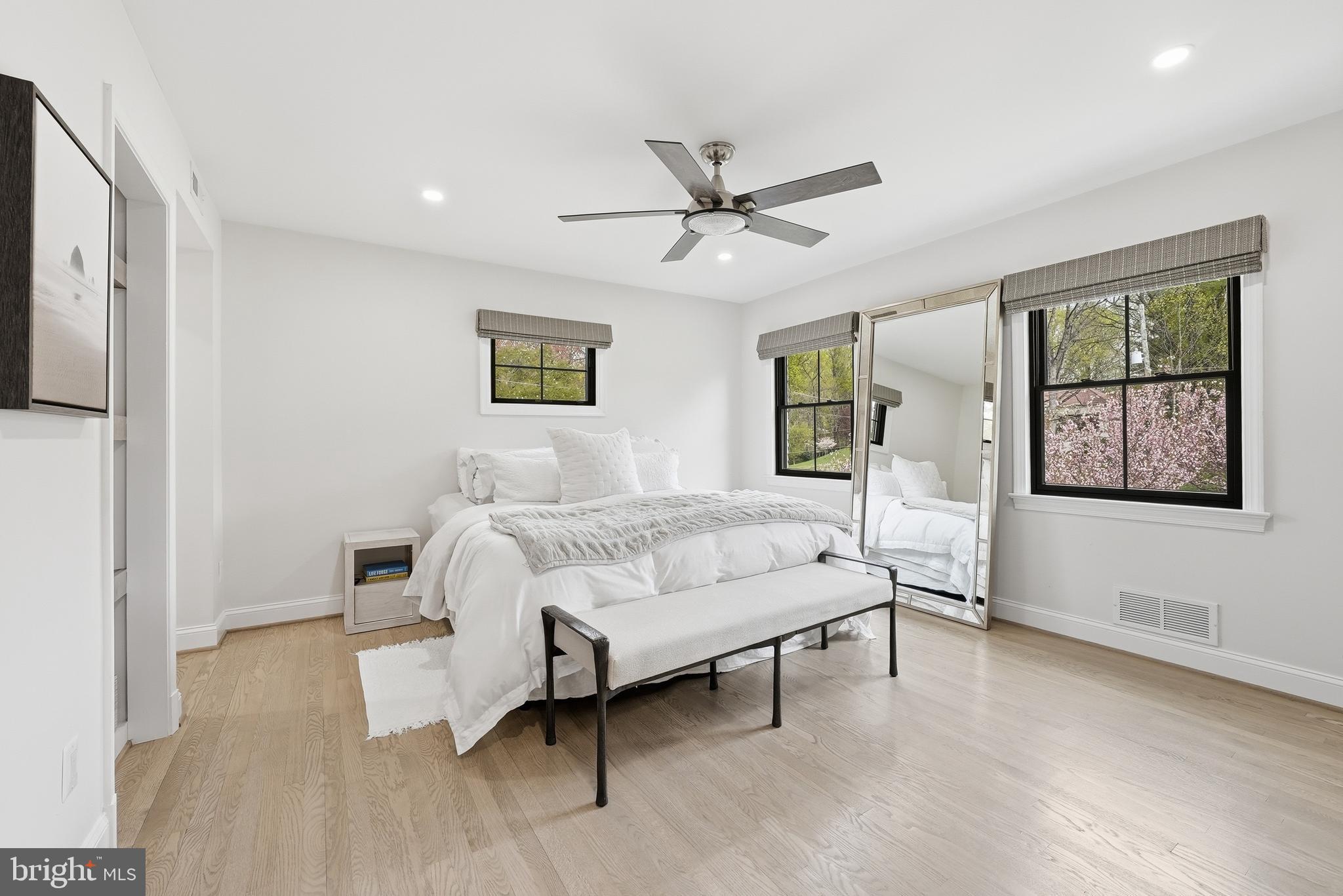 POTOMAC OUTSIDE - Residential