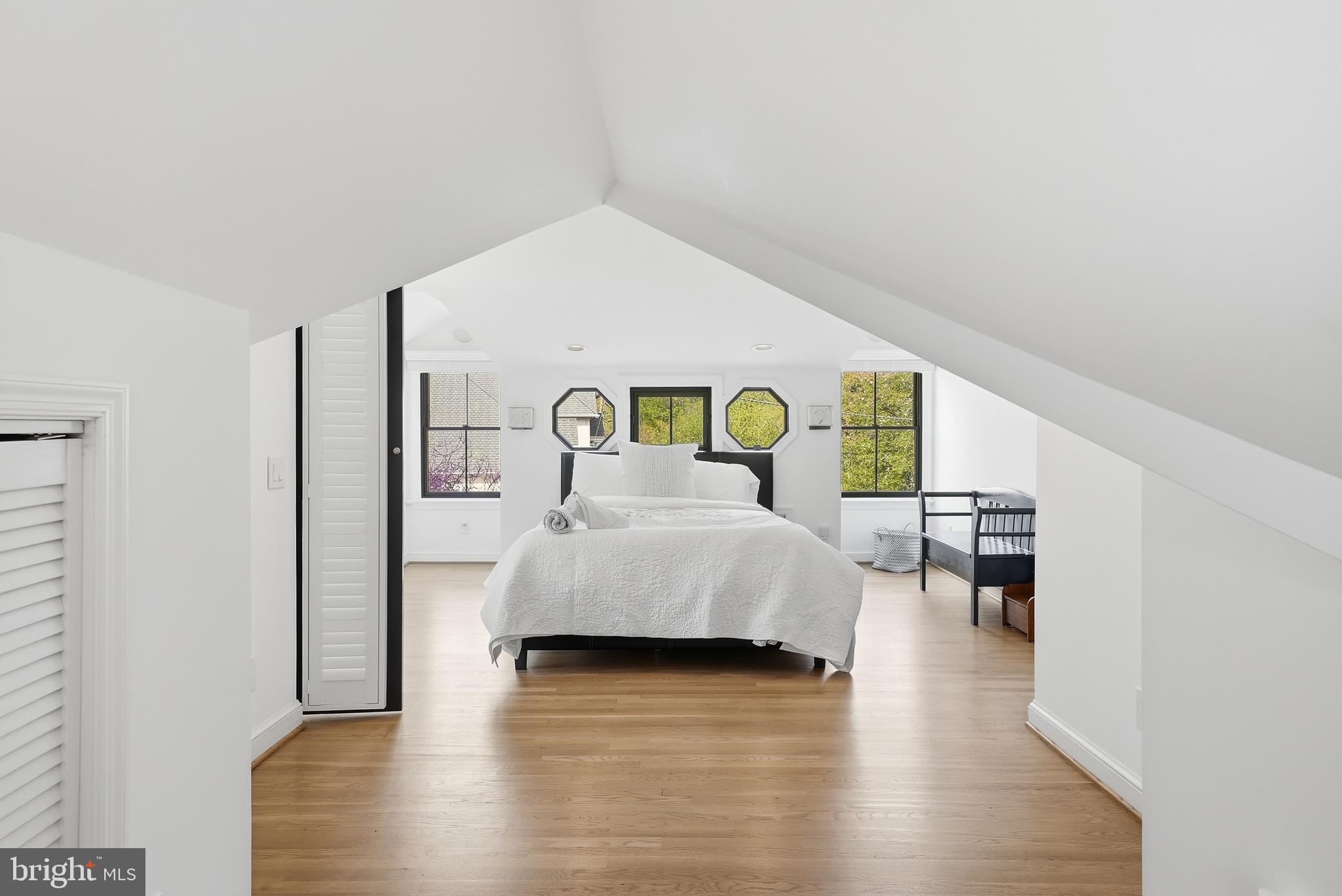 POTOMAC OUTSIDE - Residential