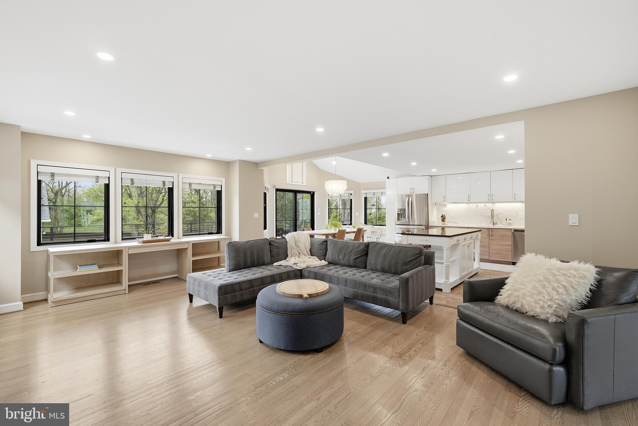 POTOMAC OUTSIDE - Residential