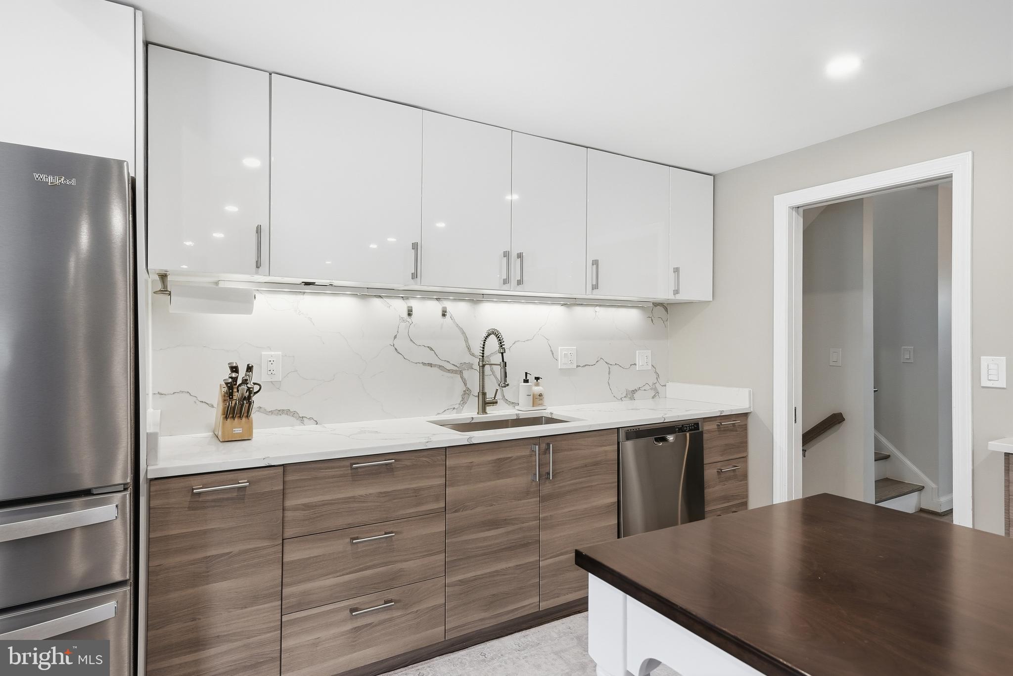 POTOMAC OUTSIDE - Residential