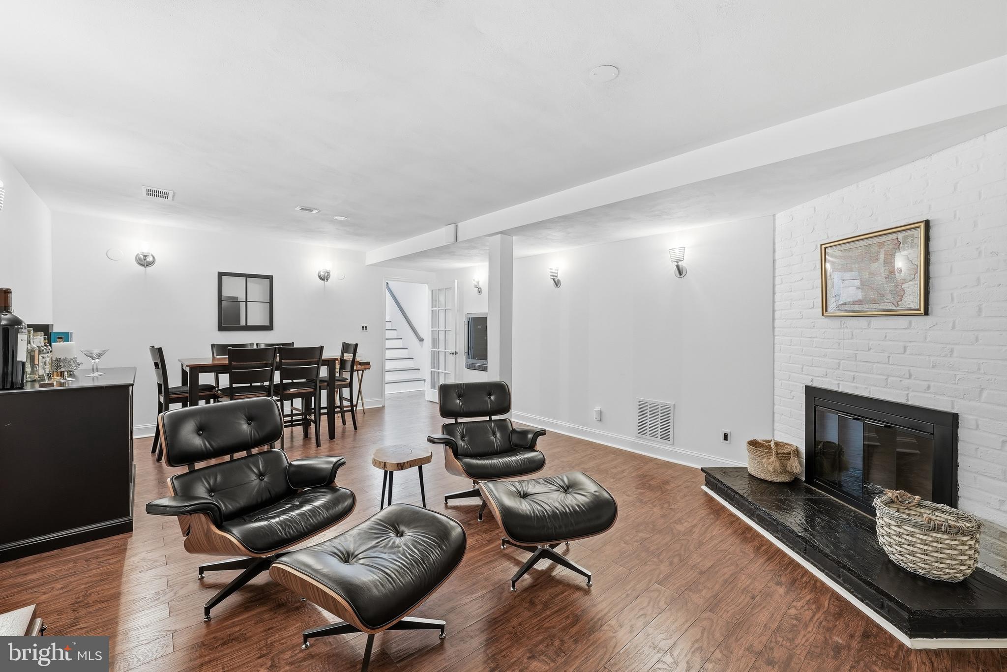 POTOMAC OUTSIDE - Residential