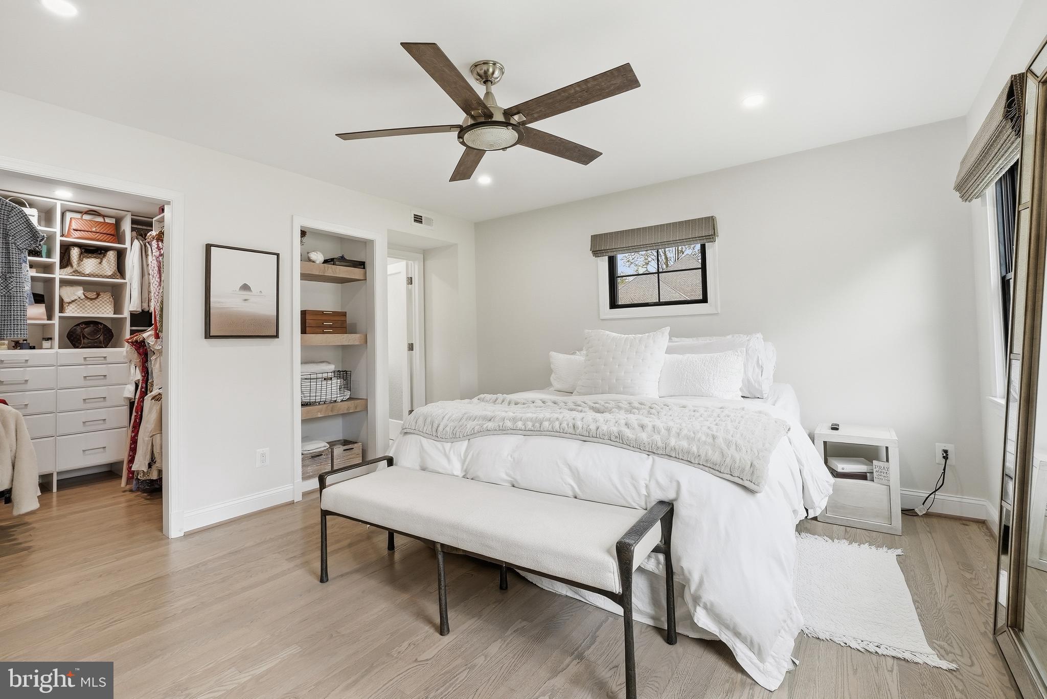 POTOMAC OUTSIDE - Residential