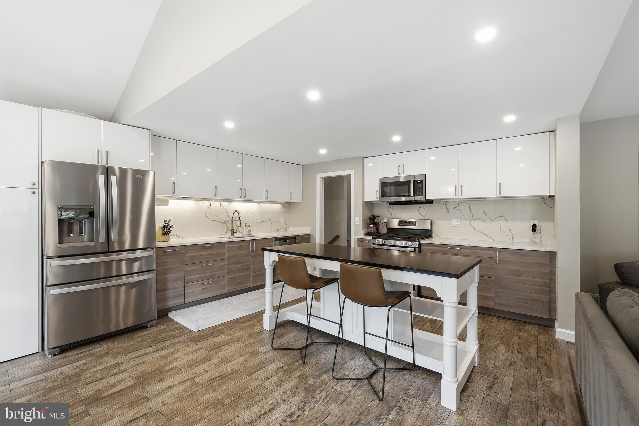 POTOMAC OUTSIDE - Residential