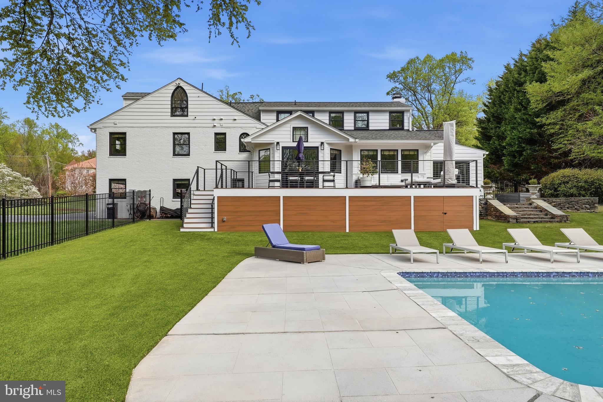 POTOMAC OUTSIDE - Residential