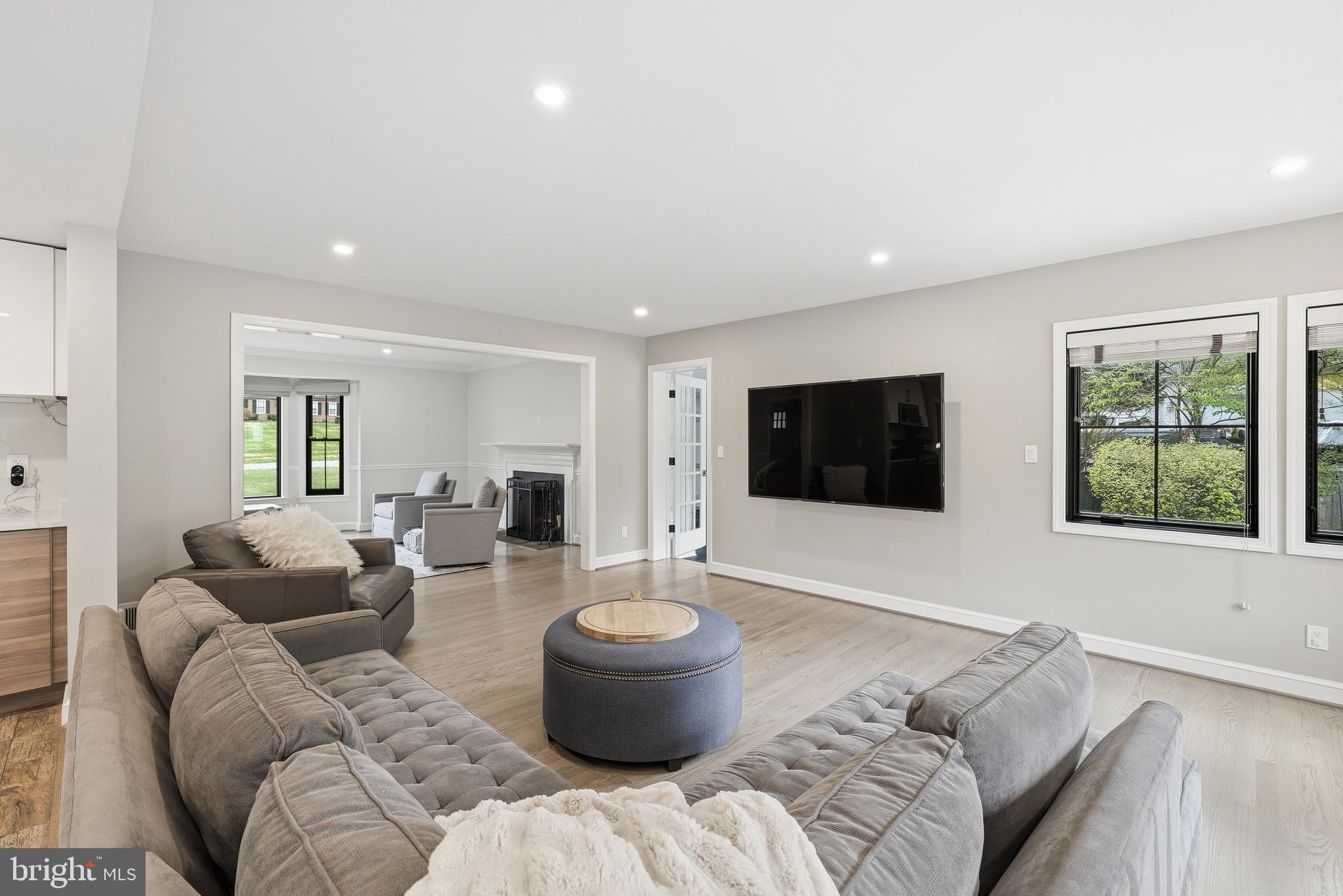 POTOMAC OUTSIDE - Residential