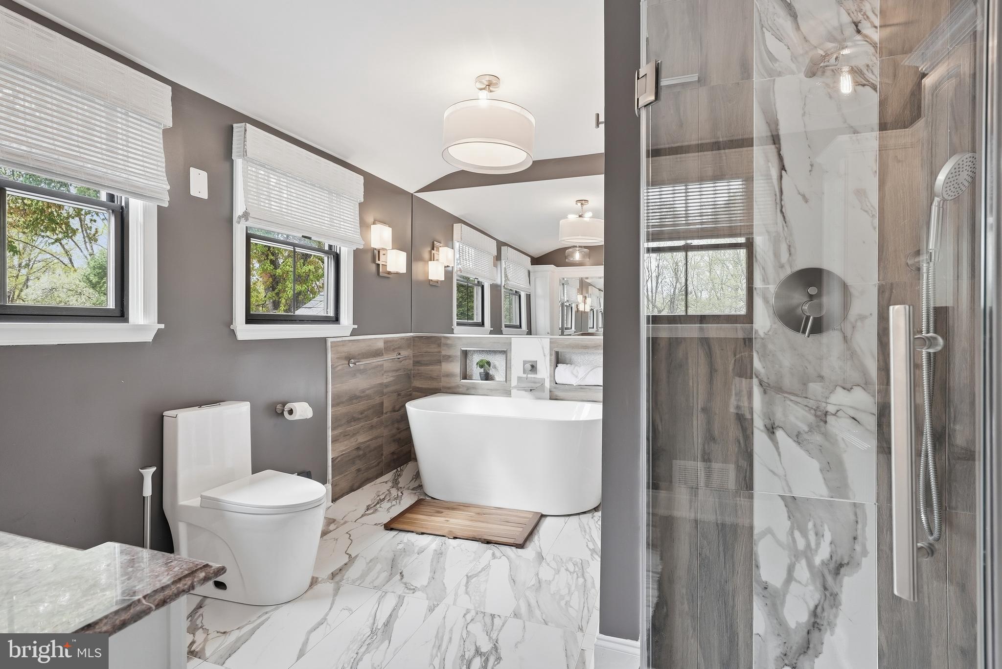 POTOMAC OUTSIDE - Residential