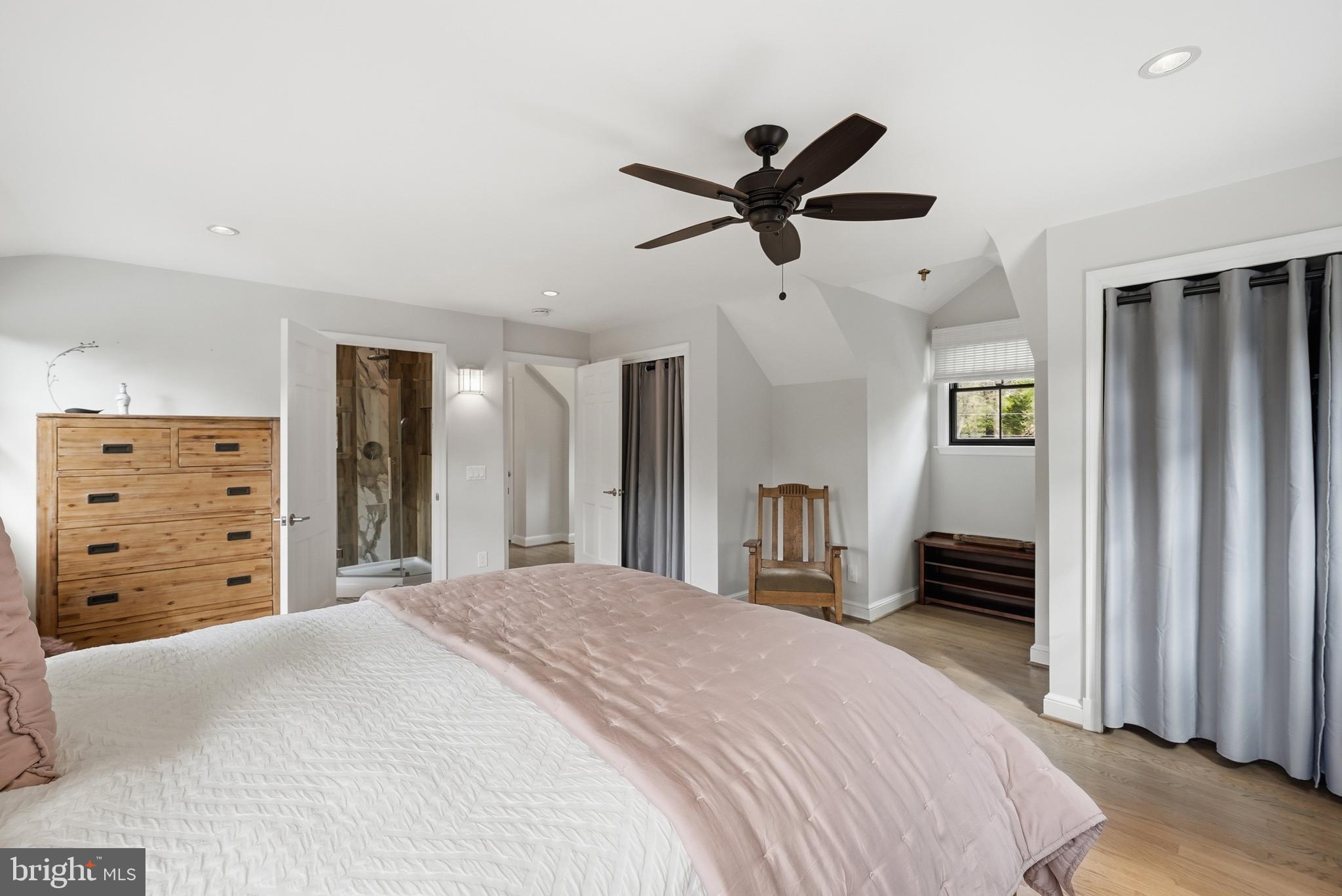 POTOMAC OUTSIDE - Residential