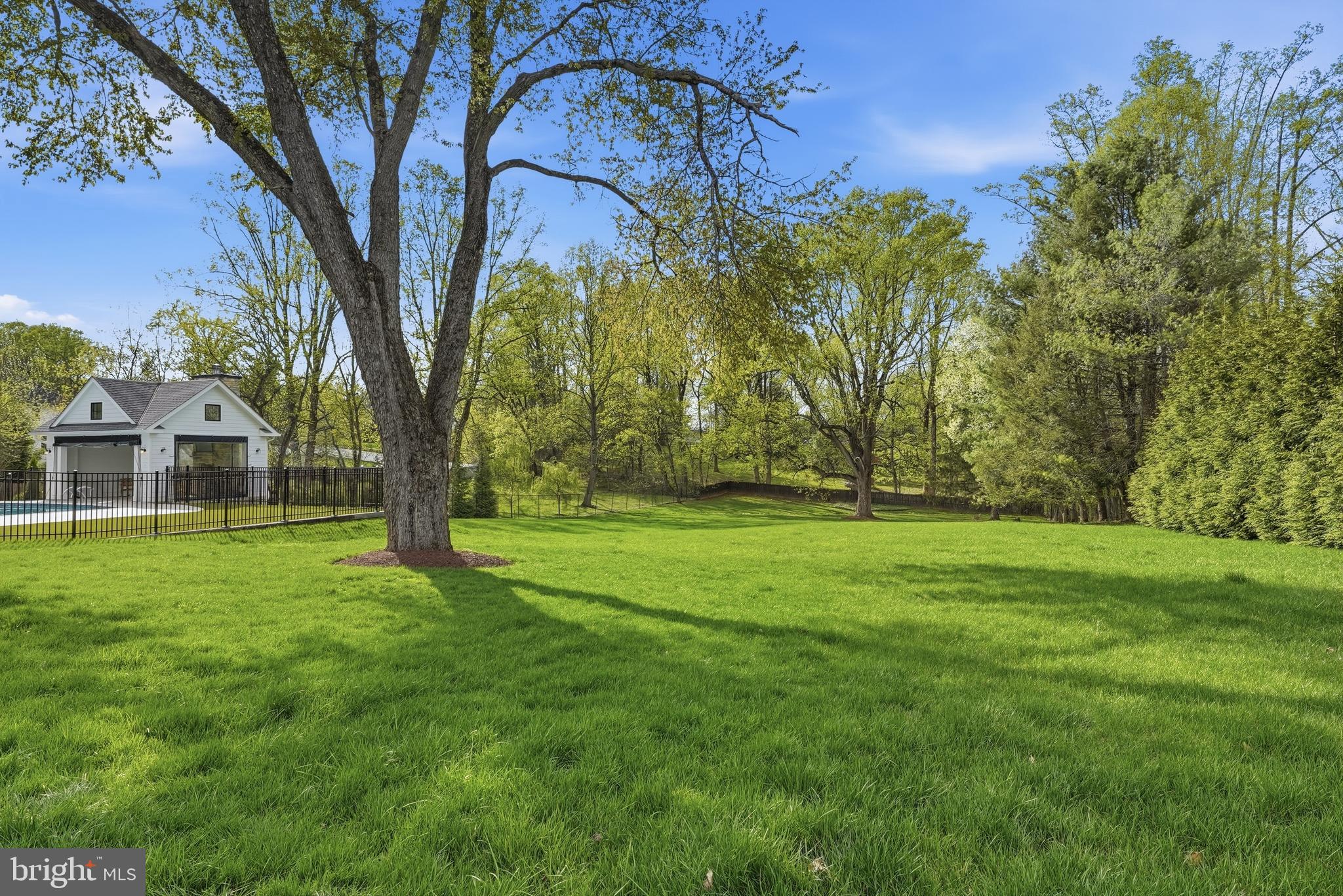 POTOMAC OUTSIDE - Residential