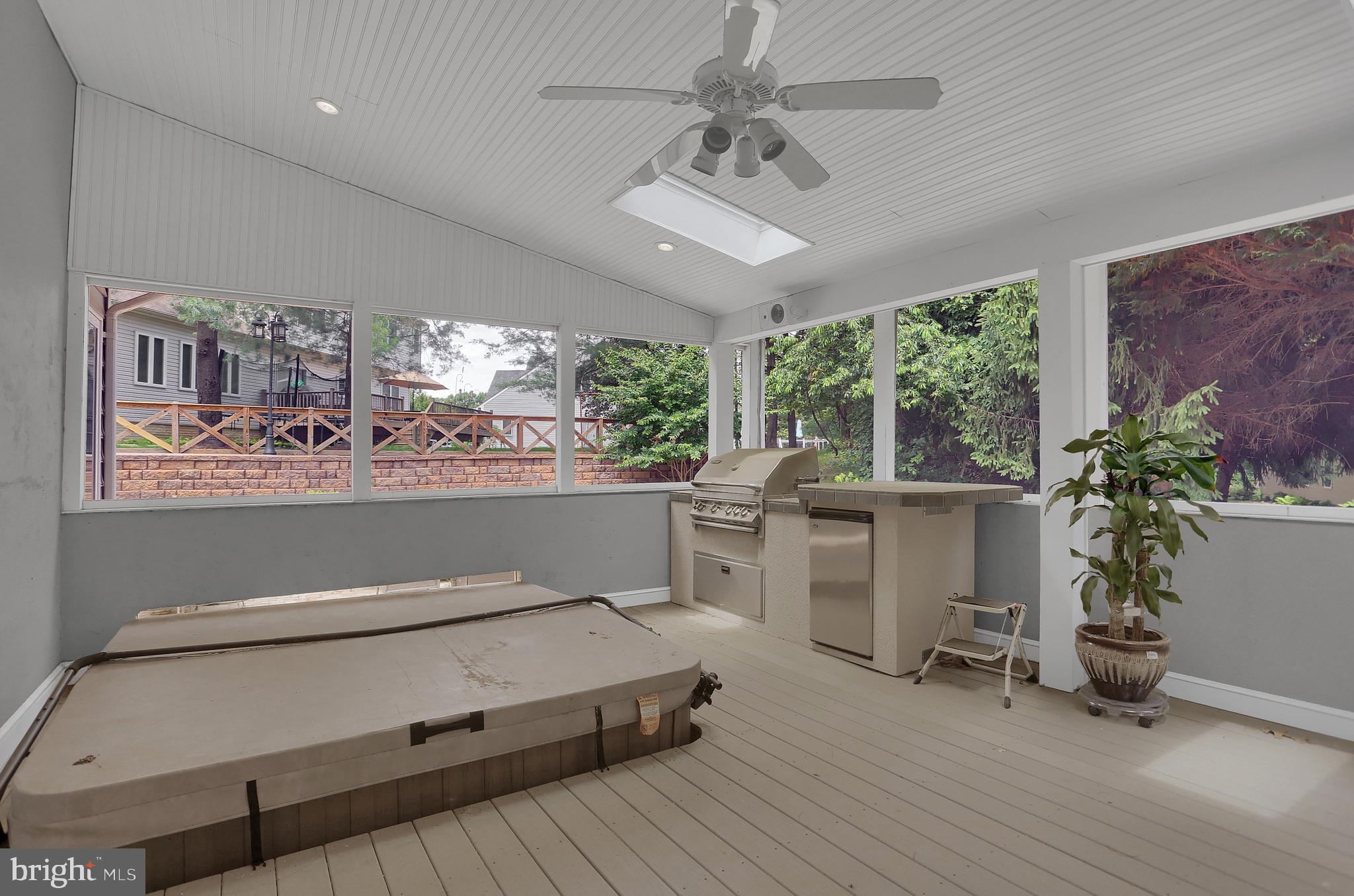 MARTIN MEADOWS - Residential