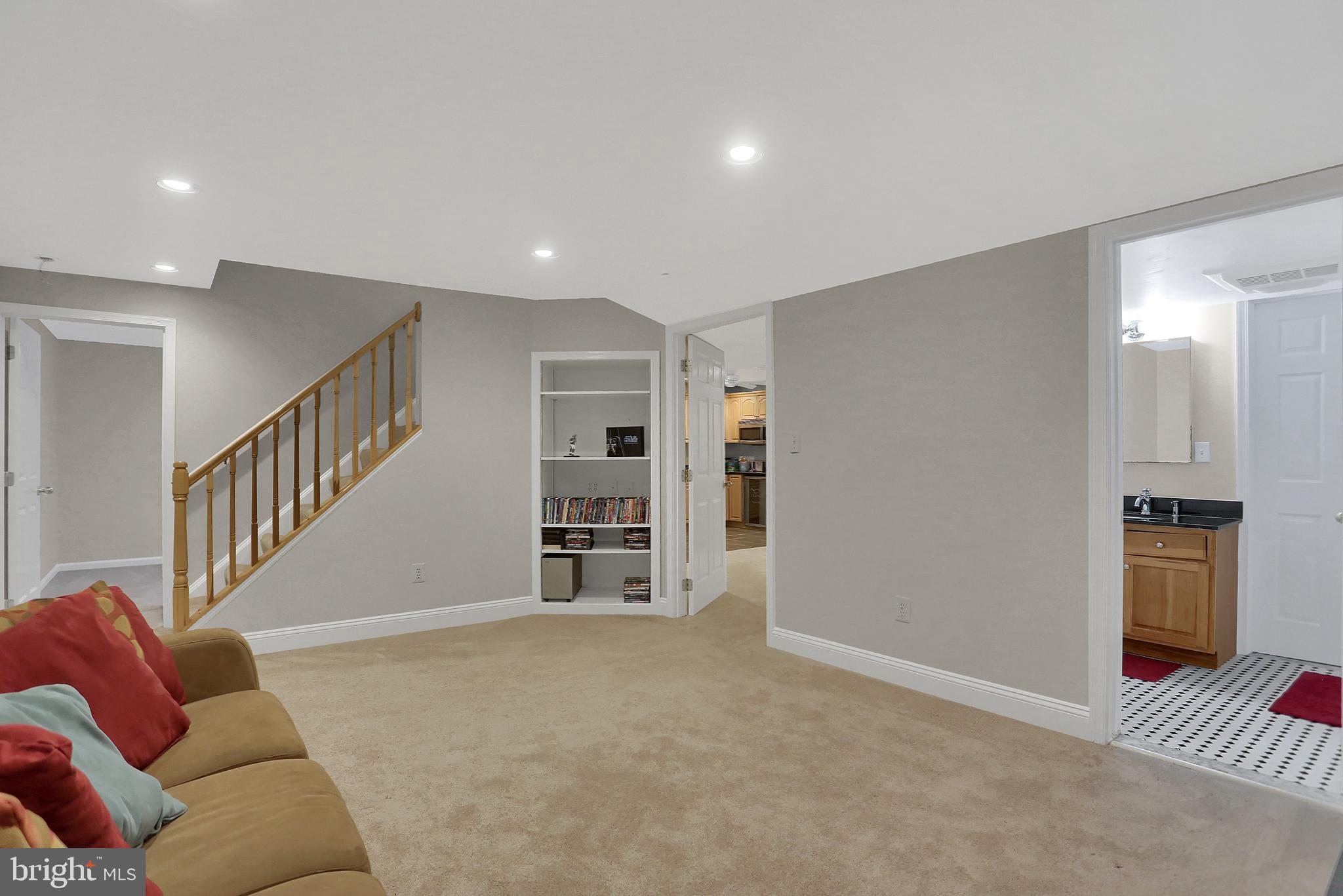 MARTIN MEADOWS - Residential