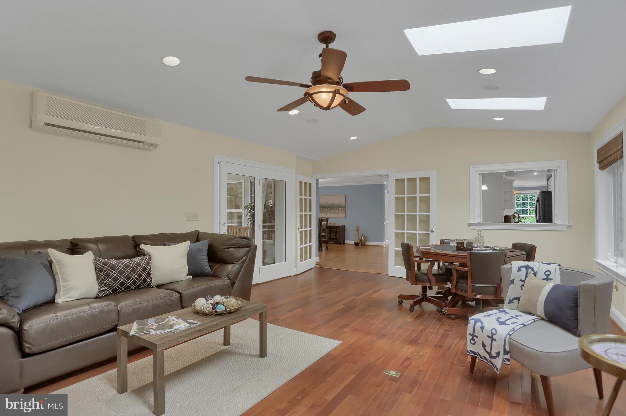 MARTIN MEADOWS - Residential