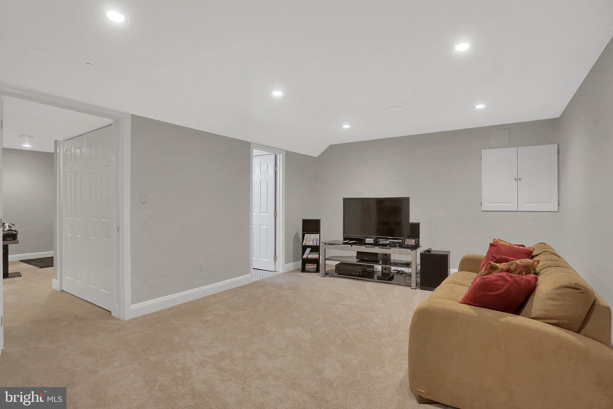 MARTIN MEADOWS - Residential