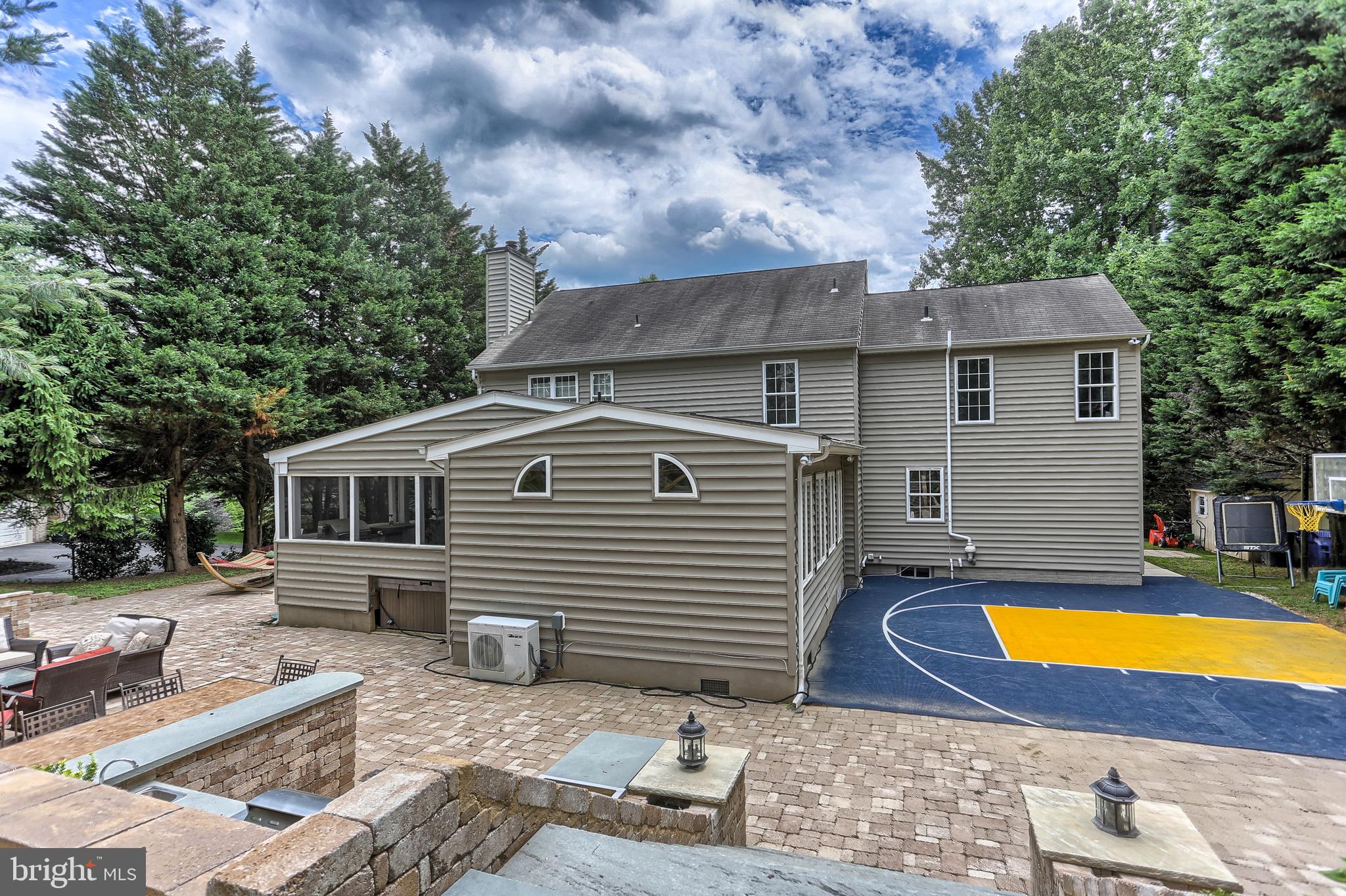 MARTIN MEADOWS - Residential