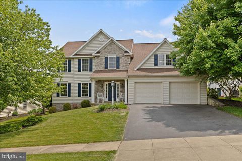 Photo of 657 GOLDEN EAGLE WAY, LANCASTER, PA 17601 (MLS # PALA2035204)