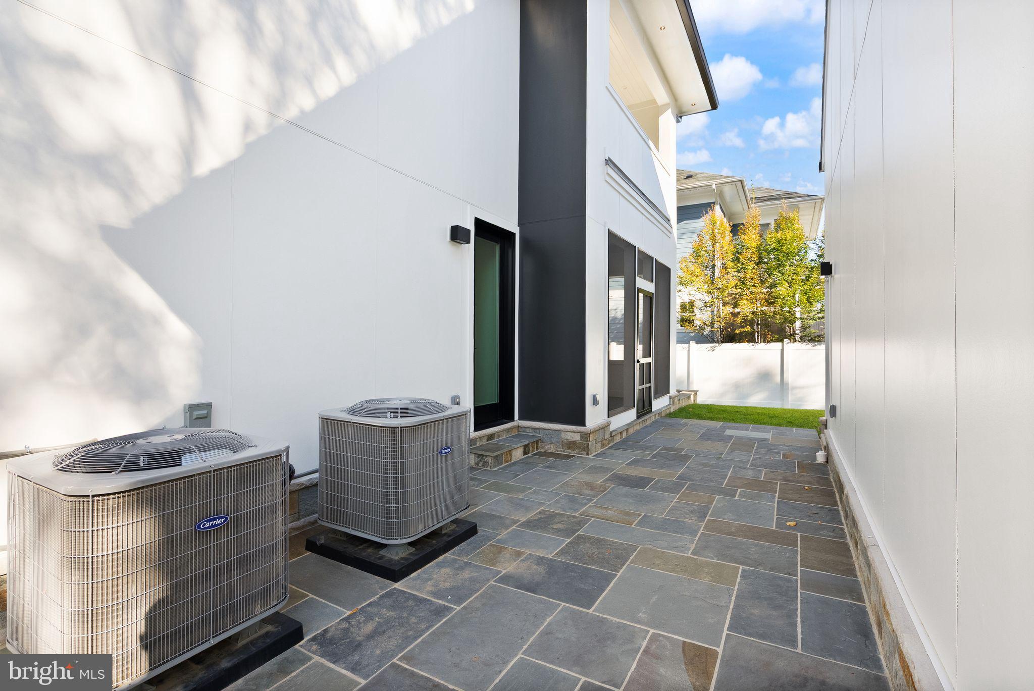 CLARENDON - Residential