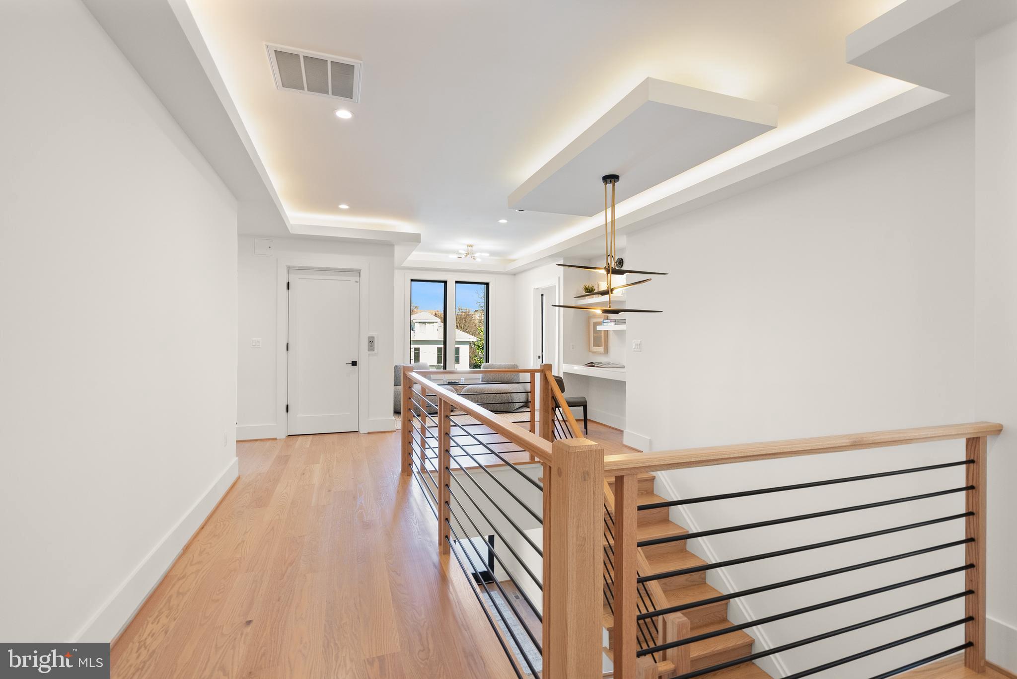 CLARENDON - Residential