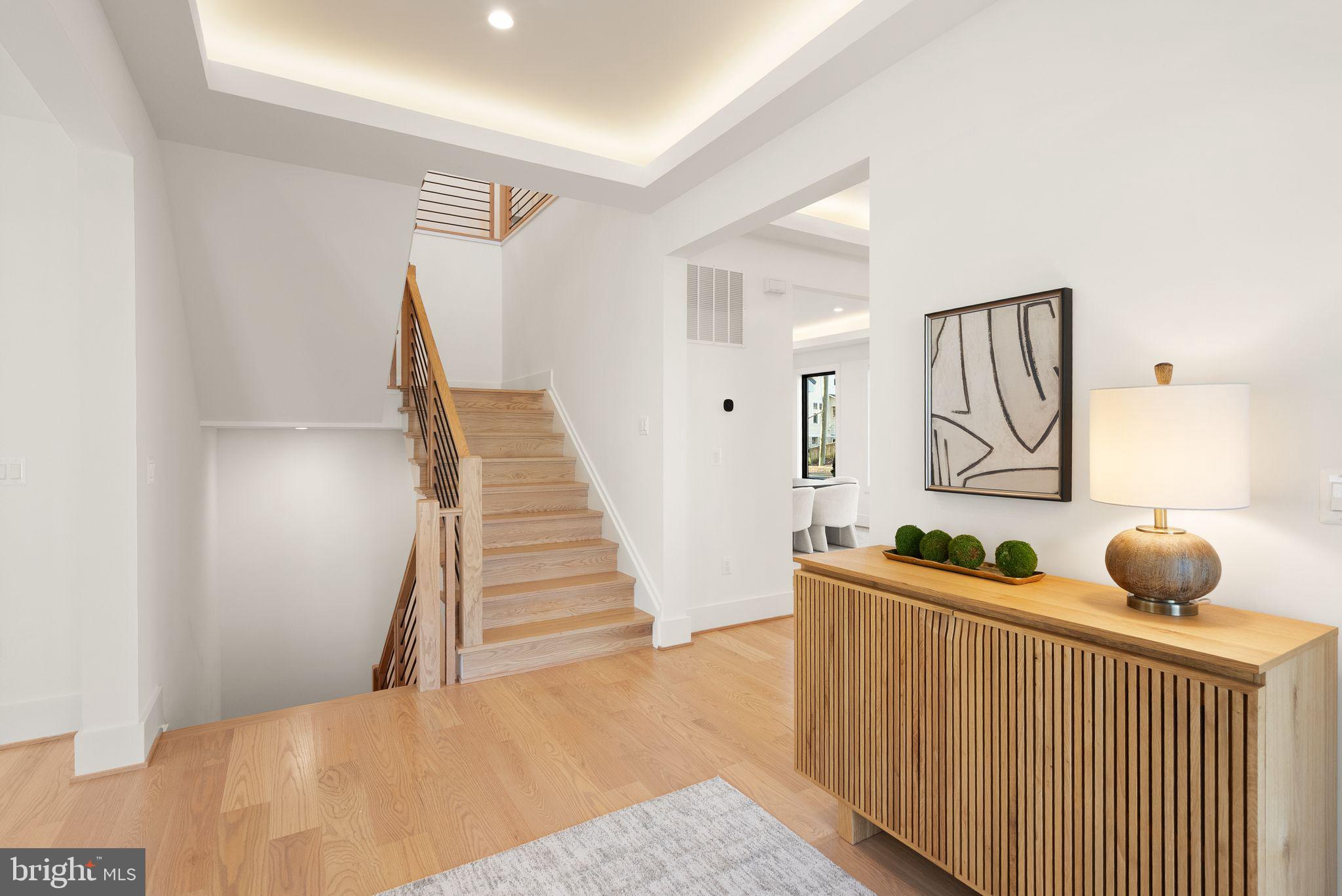 CLARENDON - Residential