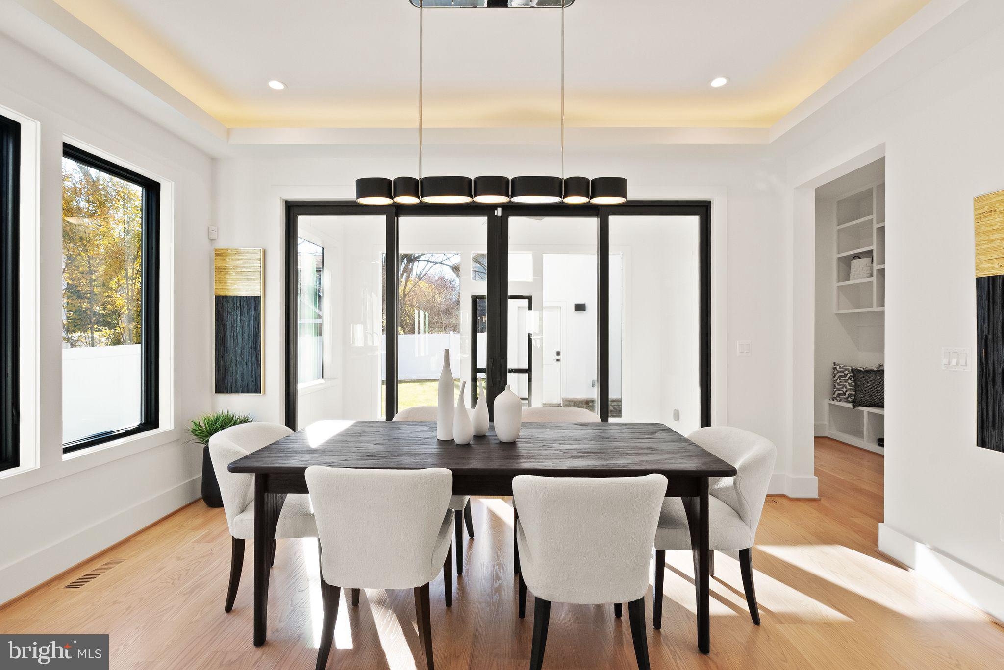 CLARENDON - Residential