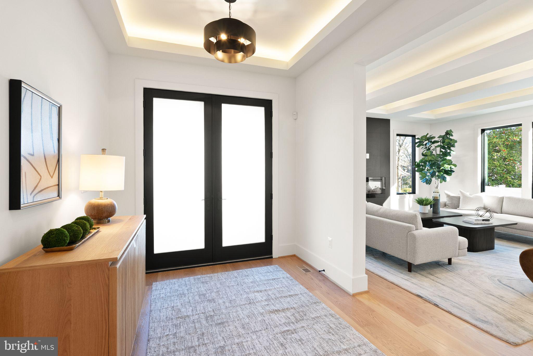 CLARENDON - Residential