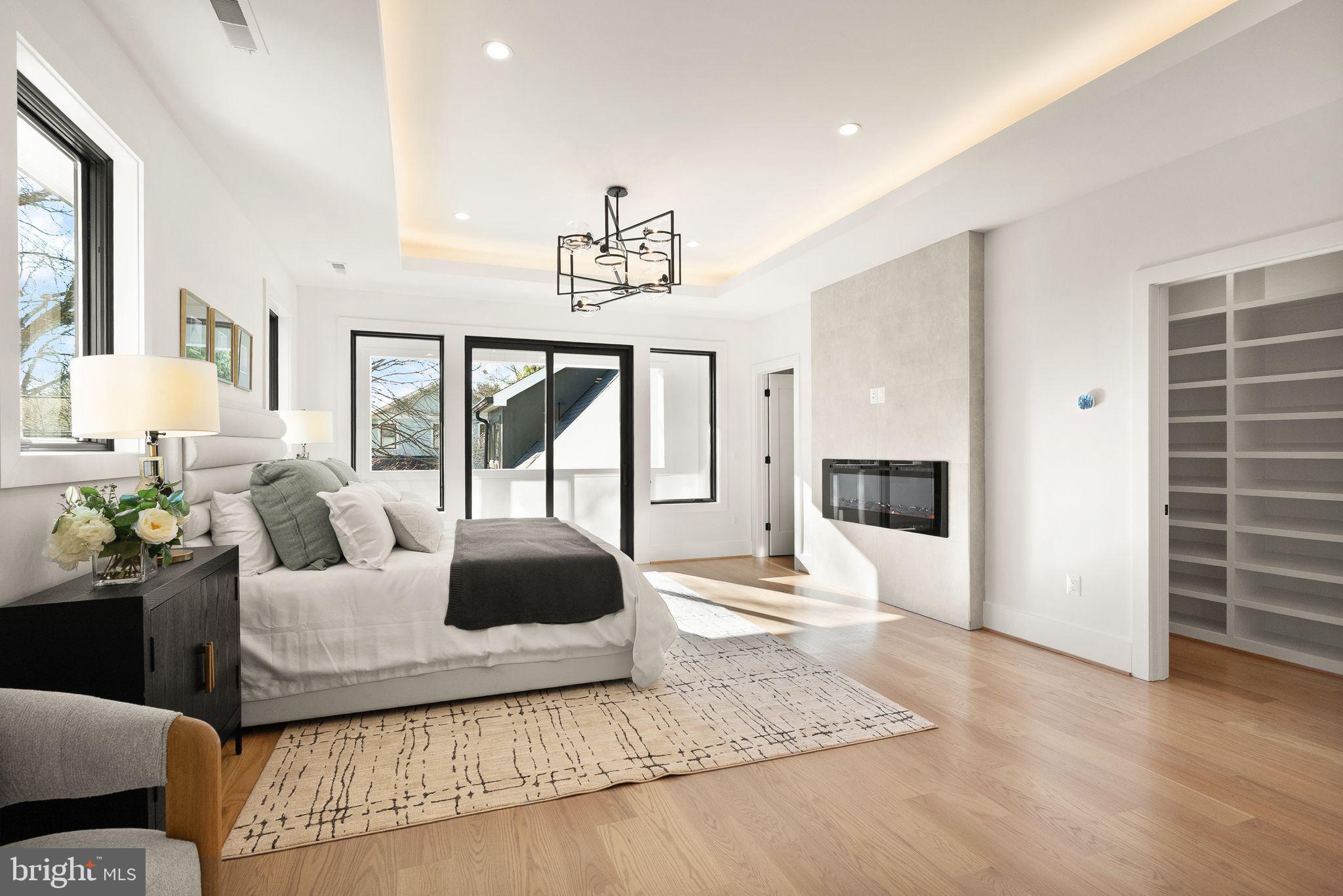 CLARENDON - Residential