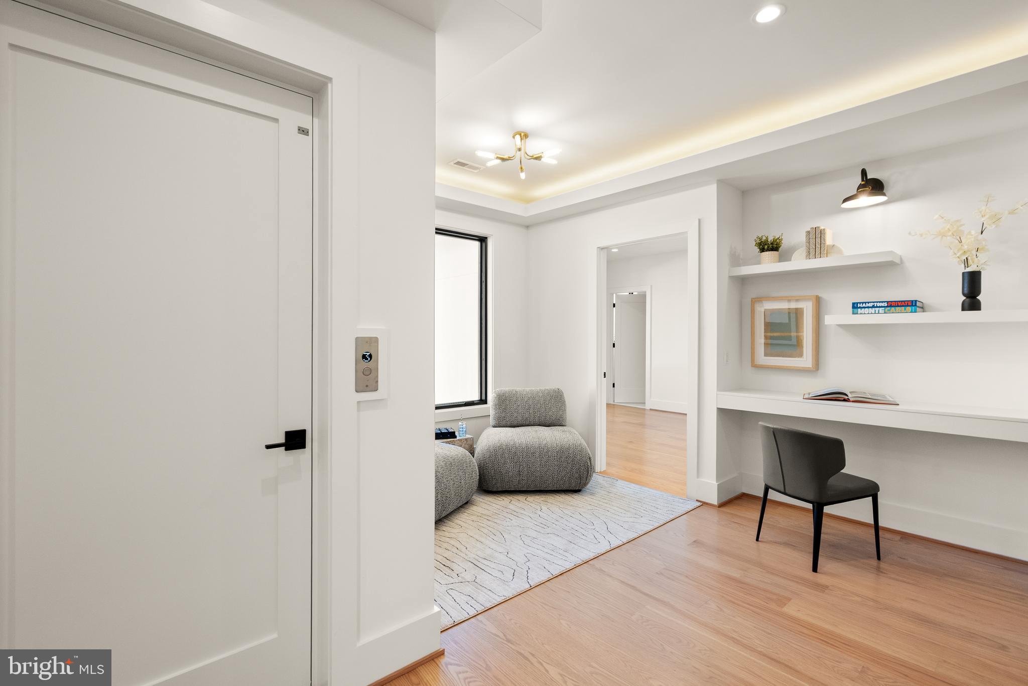 CLARENDON - Residential