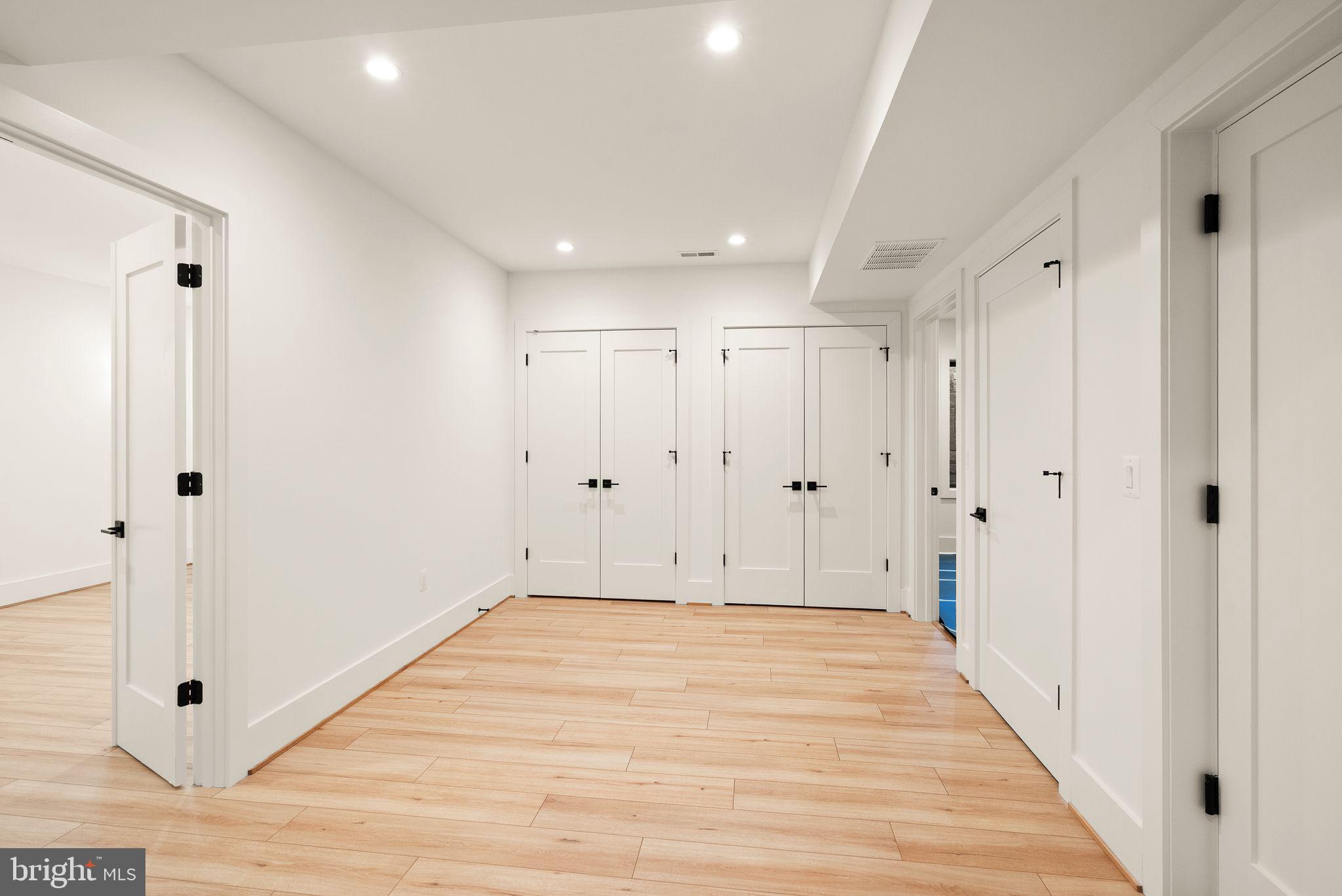 CLARENDON - Residential