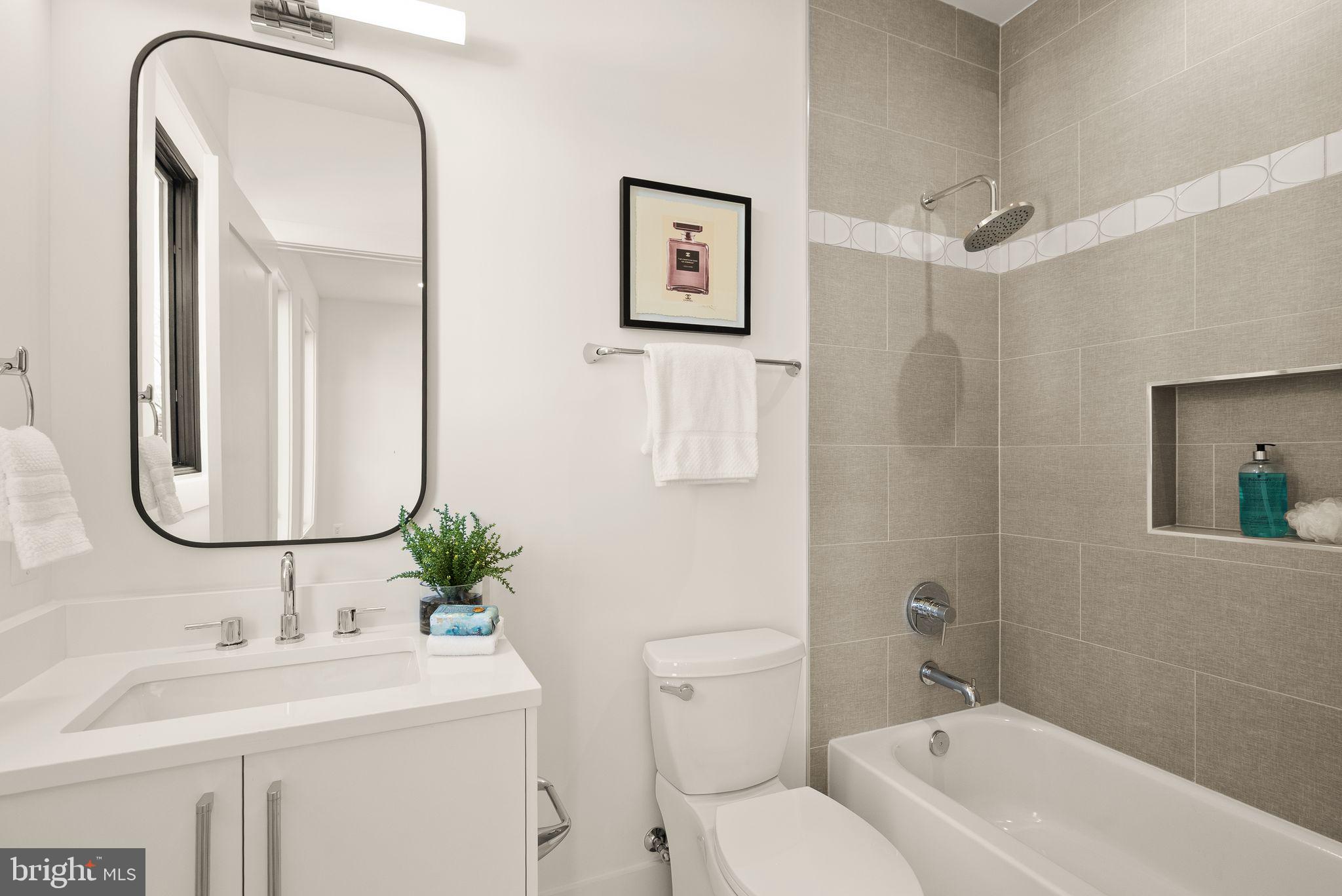 CLARENDON - Residential