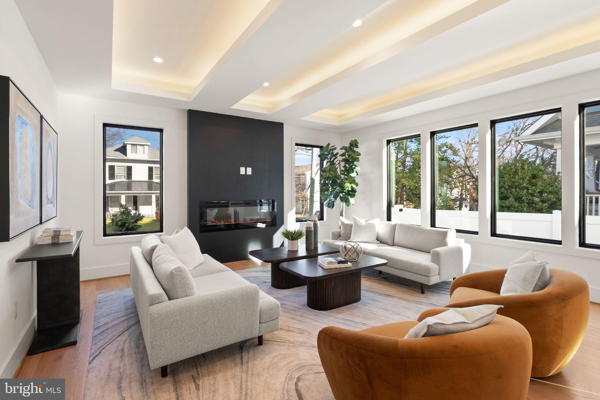 CLARENDON - Residential