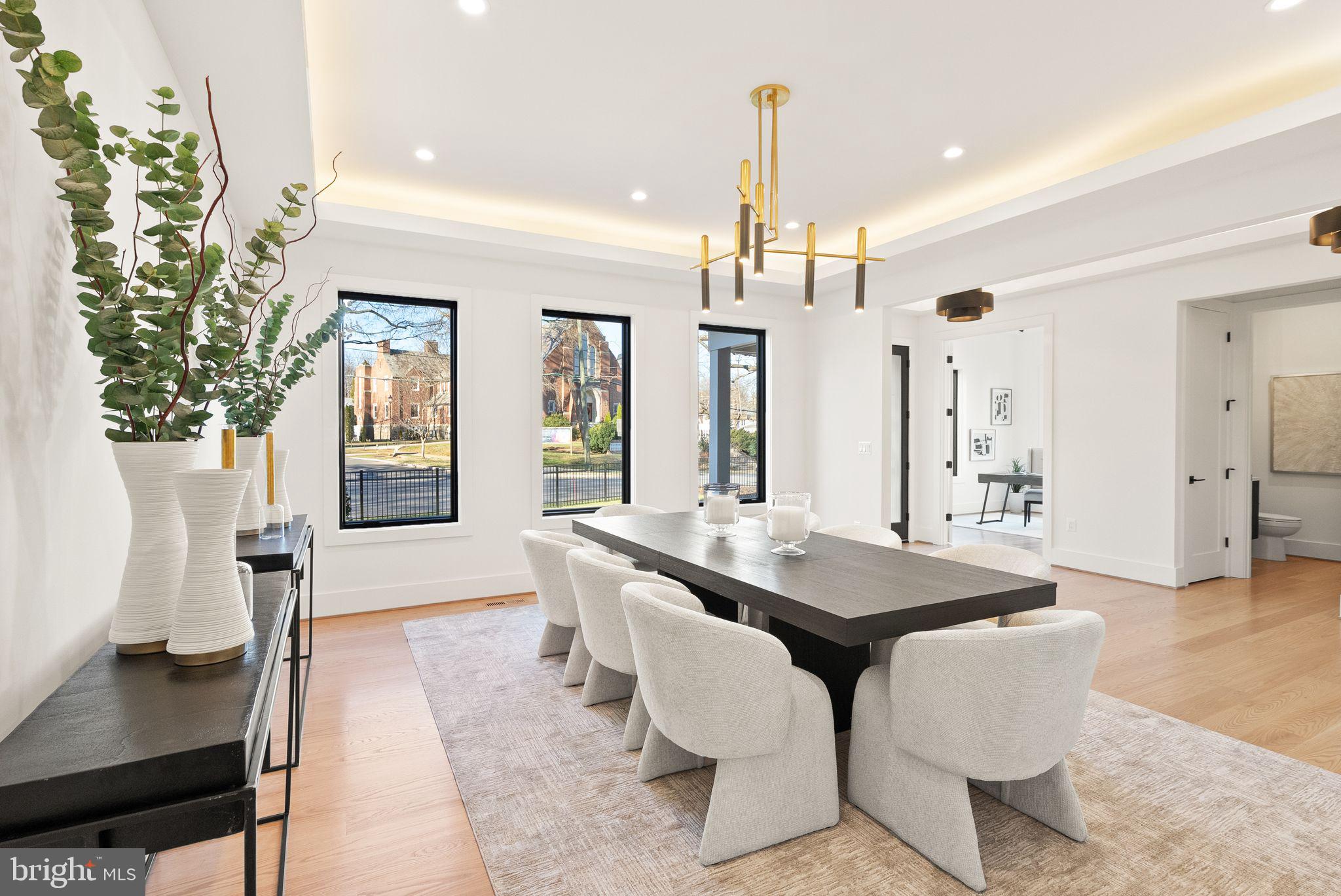 CLARENDON - Residential