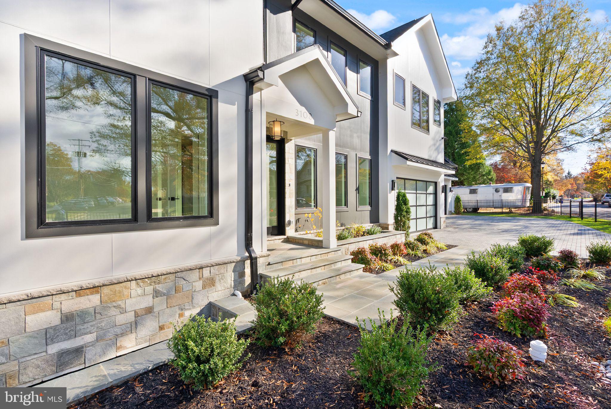 CLARENDON - Residential