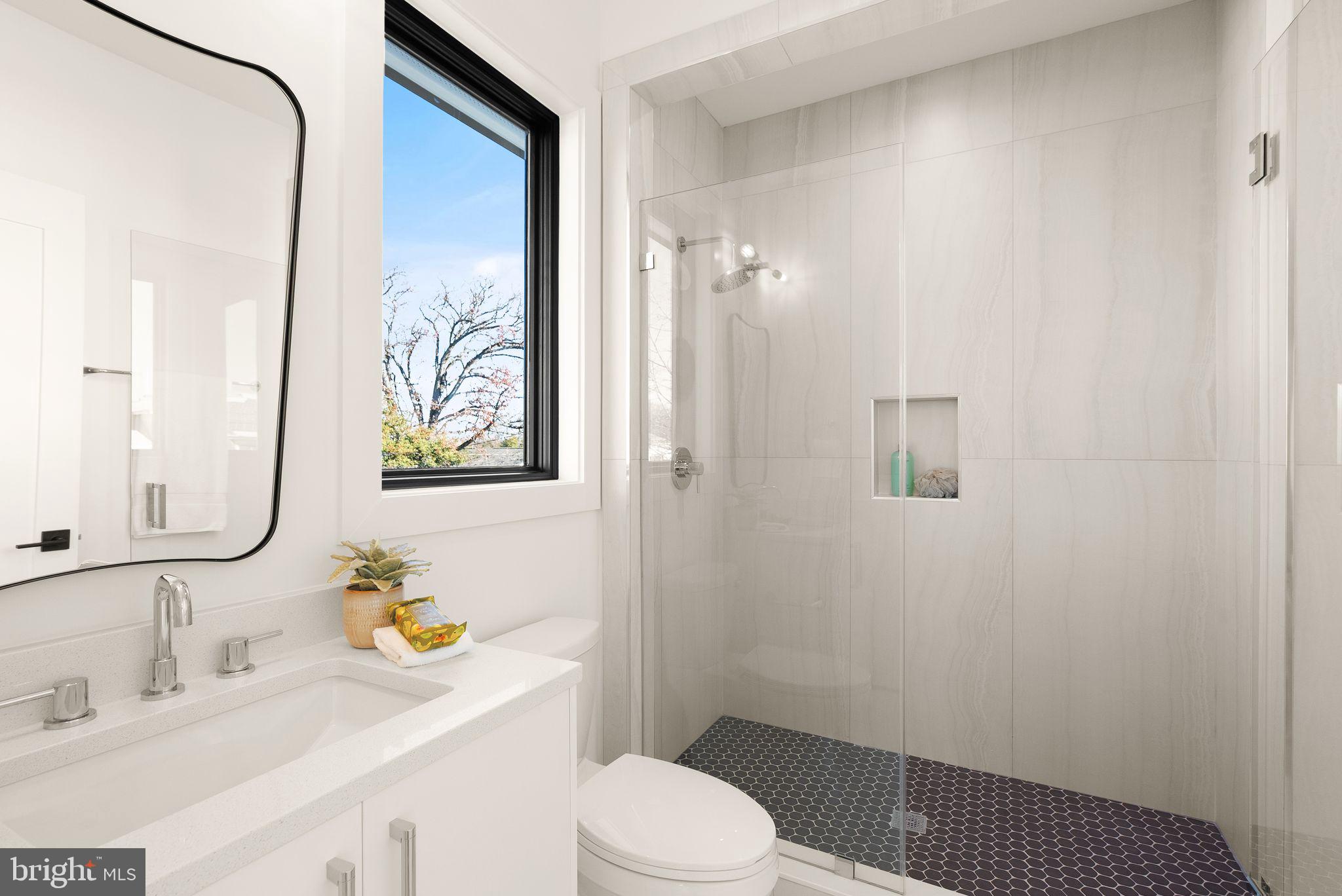 CLARENDON - Residential