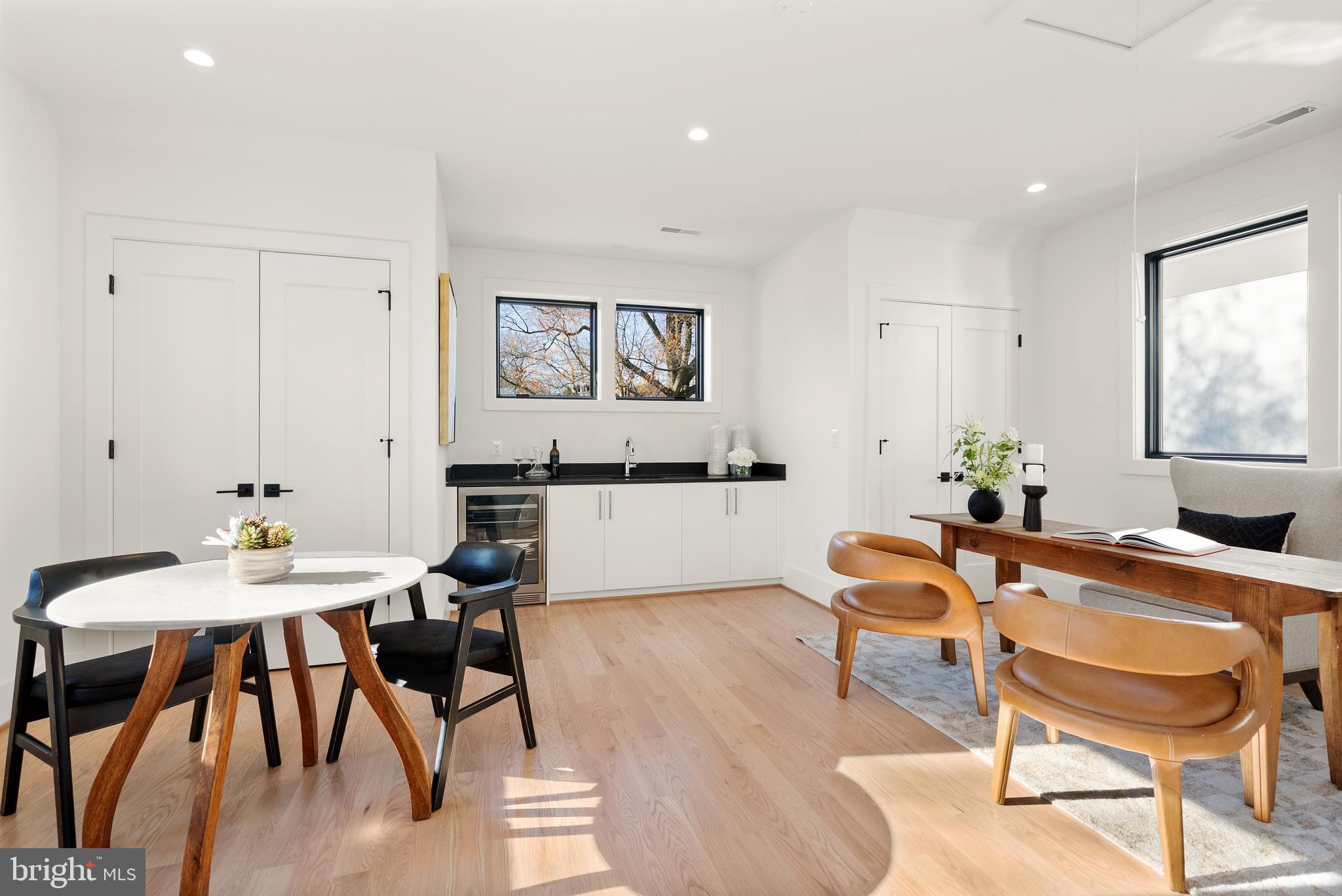 CLARENDON - Residential