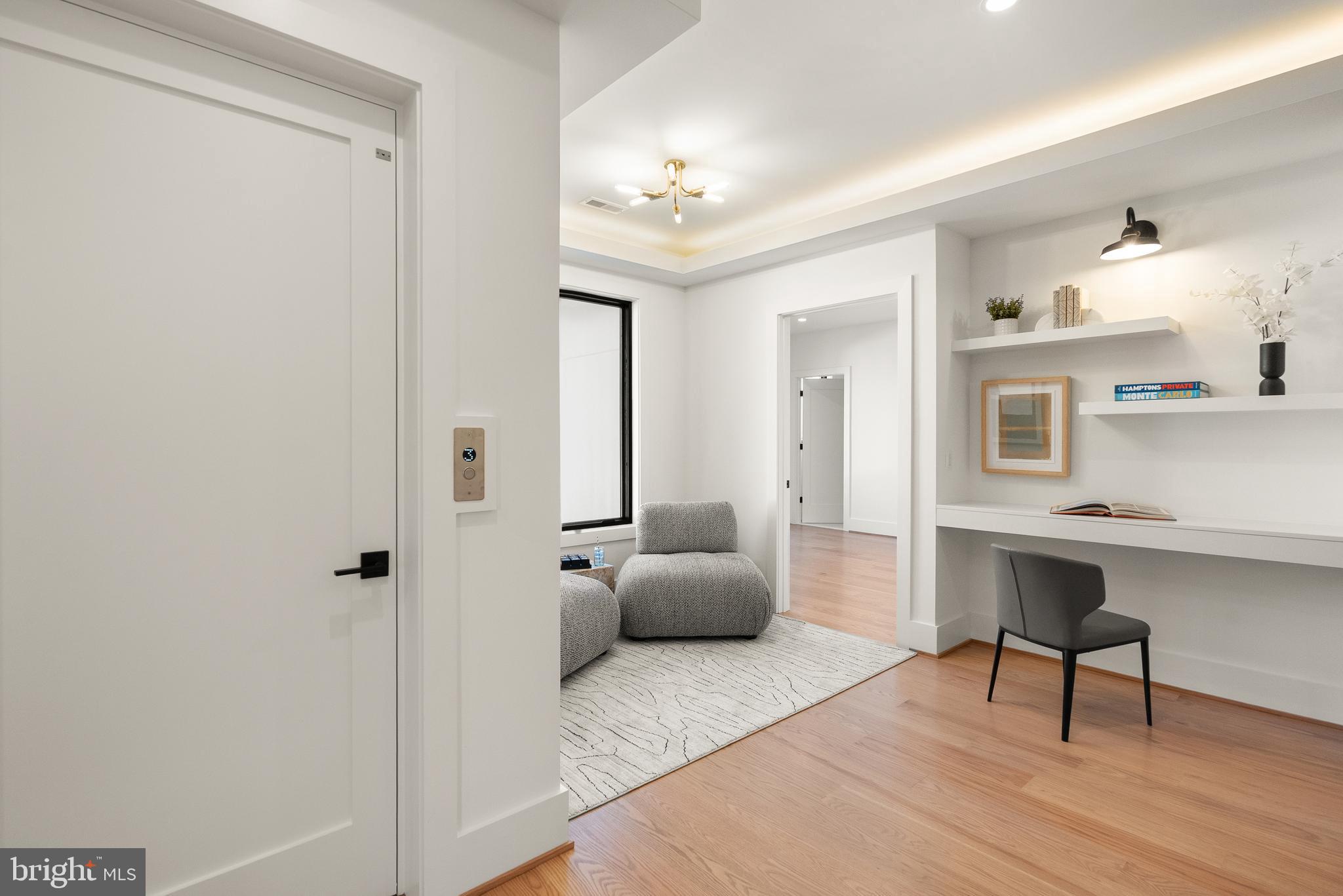 CLARENDON - Residential