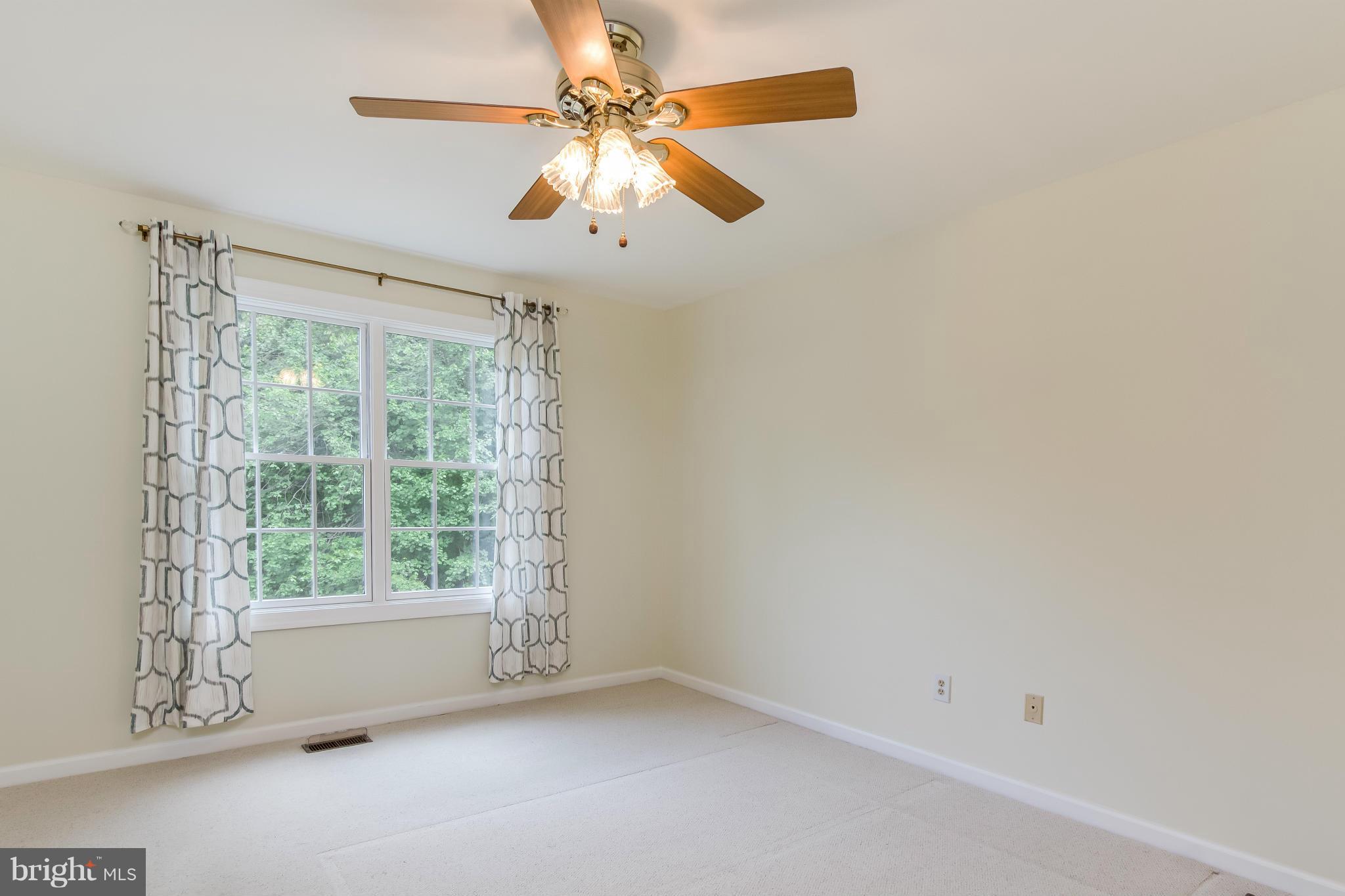 COUNTRYSIDE - Residential