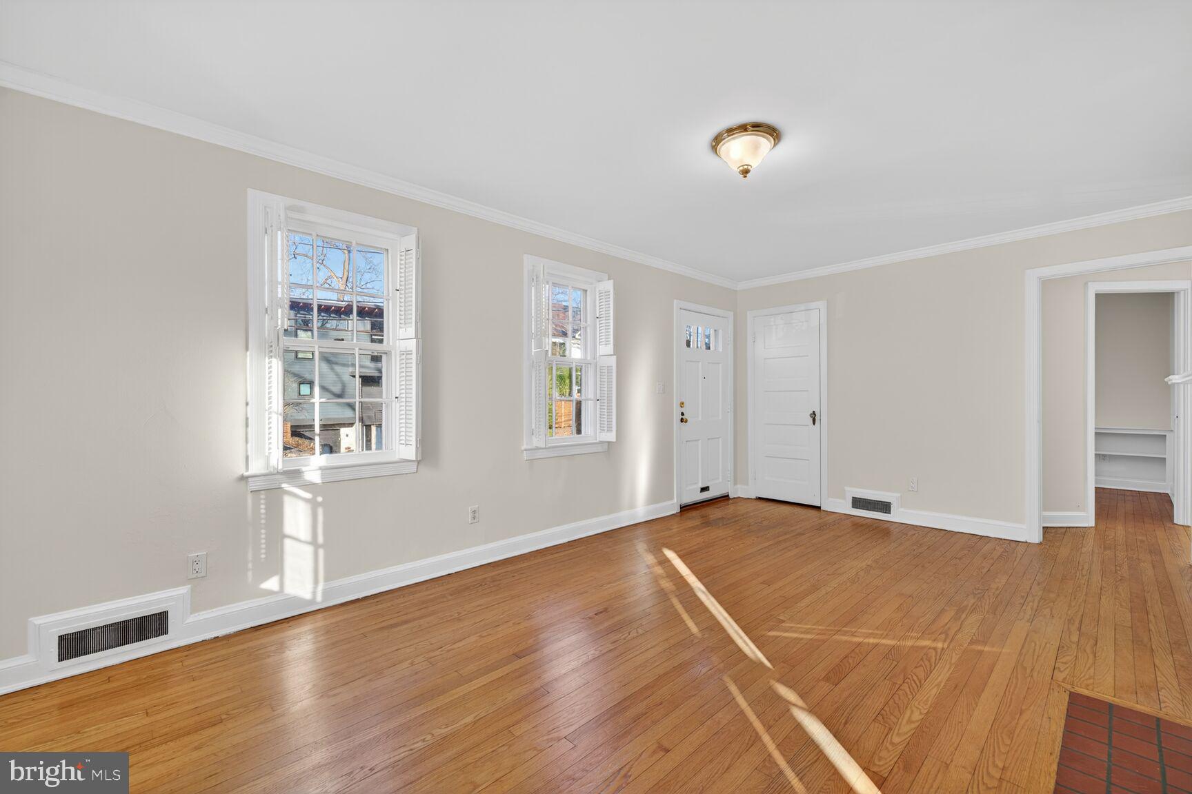 4556 S CHELSEA LANE S