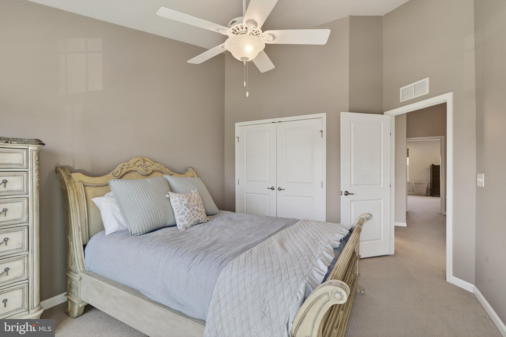SPRINGFIELD MANOR - Residential