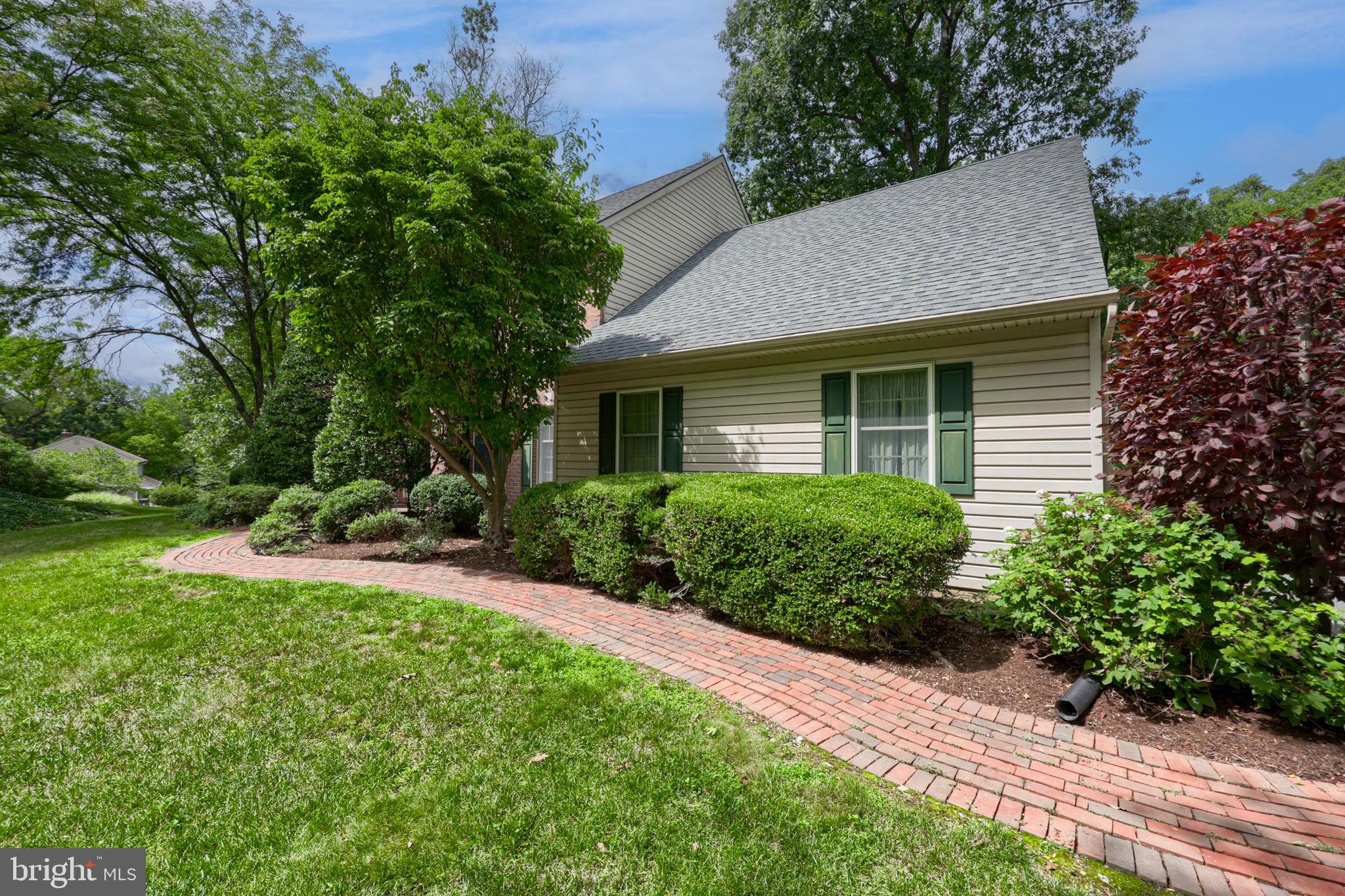 1 WARREN CIRCLE
