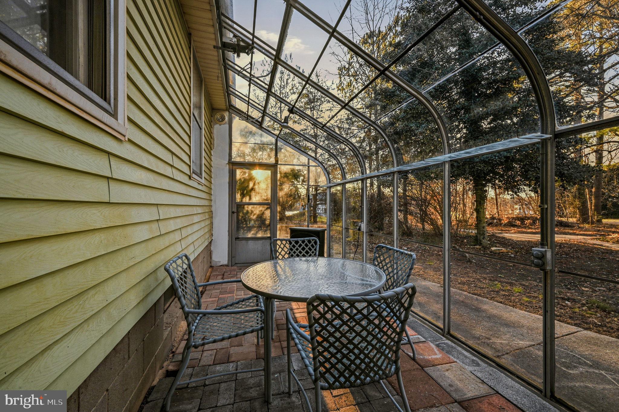 EAST LAKE GDNS - Residential