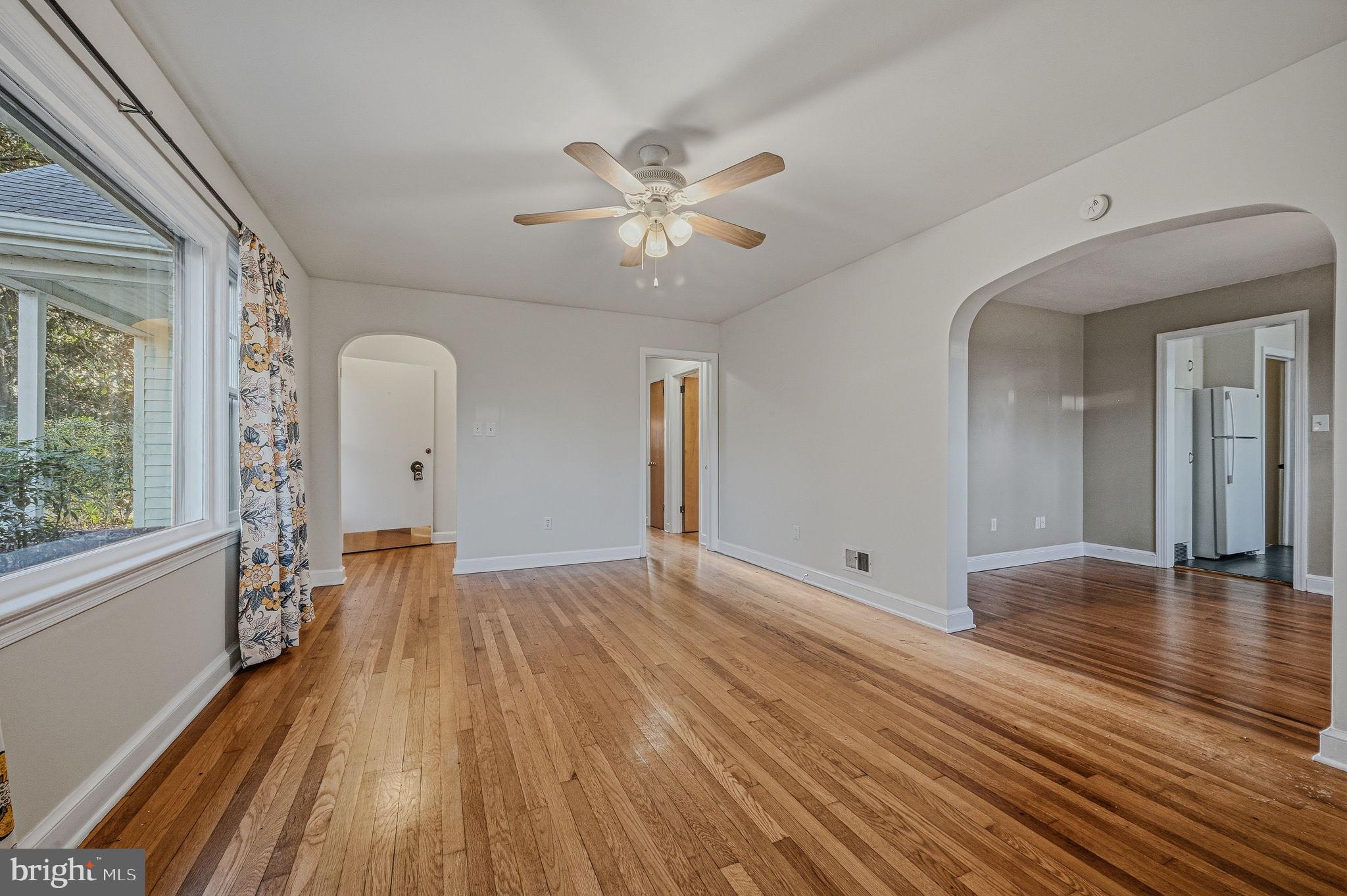 EAST LAKE GDNS - Residential