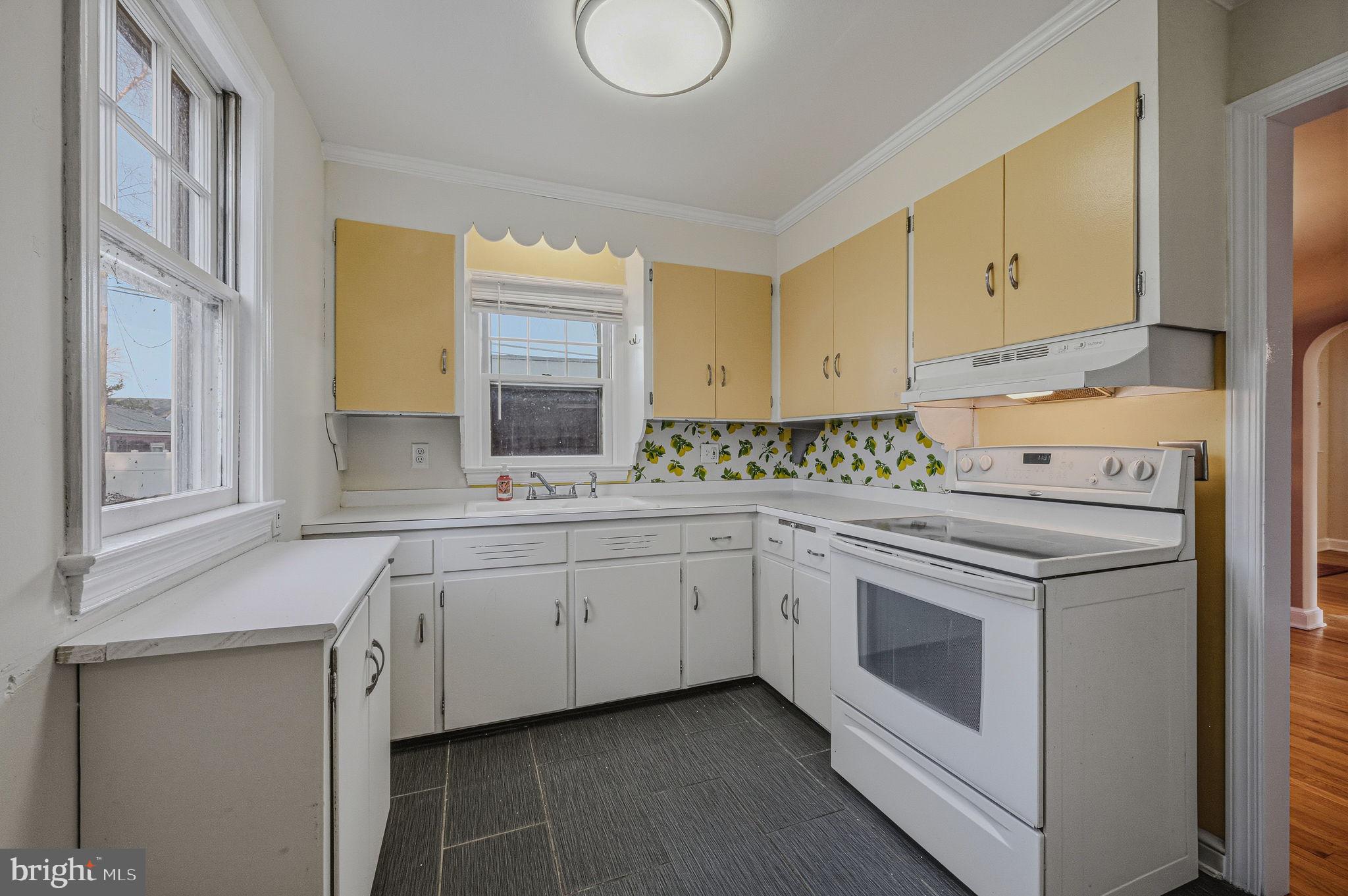 EAST LAKE GDNS - Residential