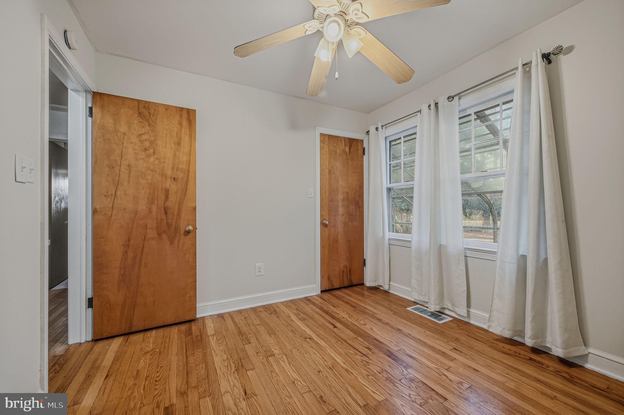 EAST LAKE GDNS - Residential