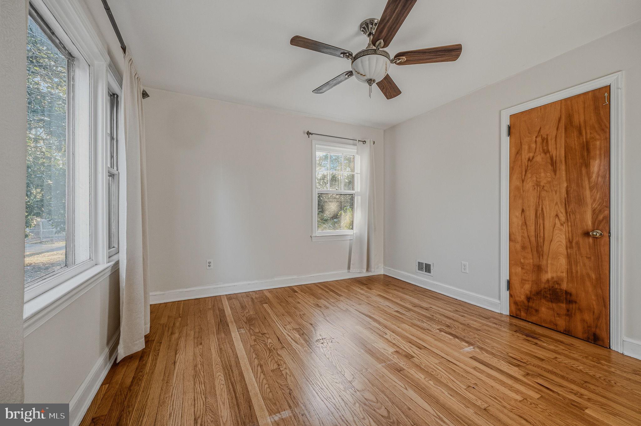 EAST LAKE GDNS - Residential