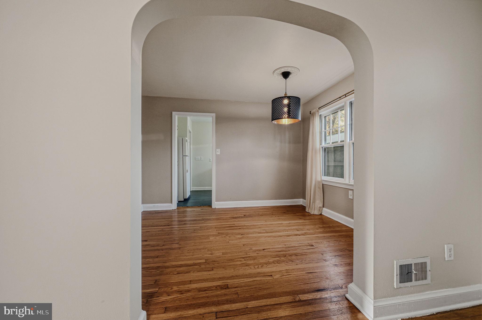 EAST LAKE GDNS - Residential