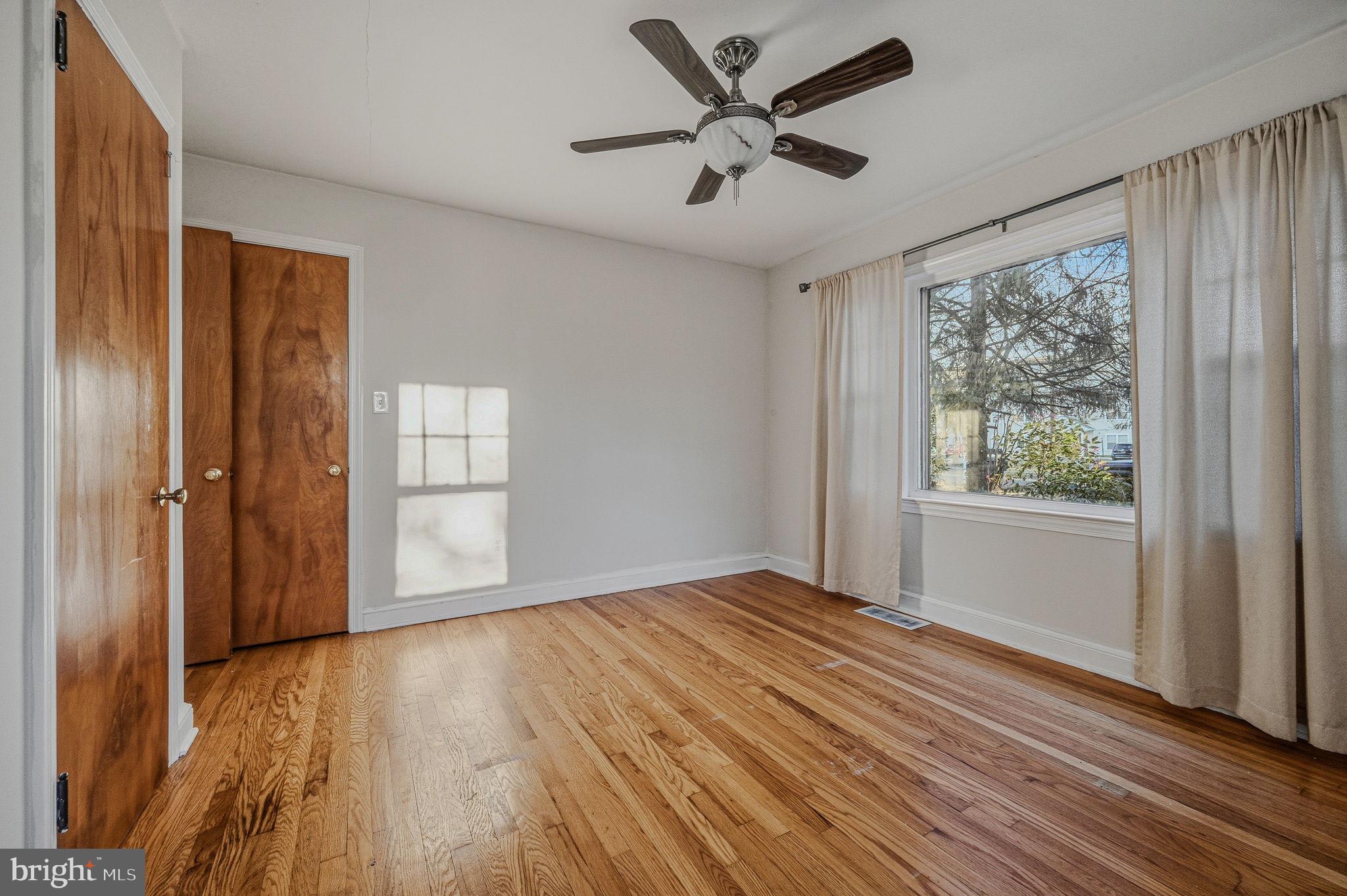 EAST LAKE GDNS - Residential