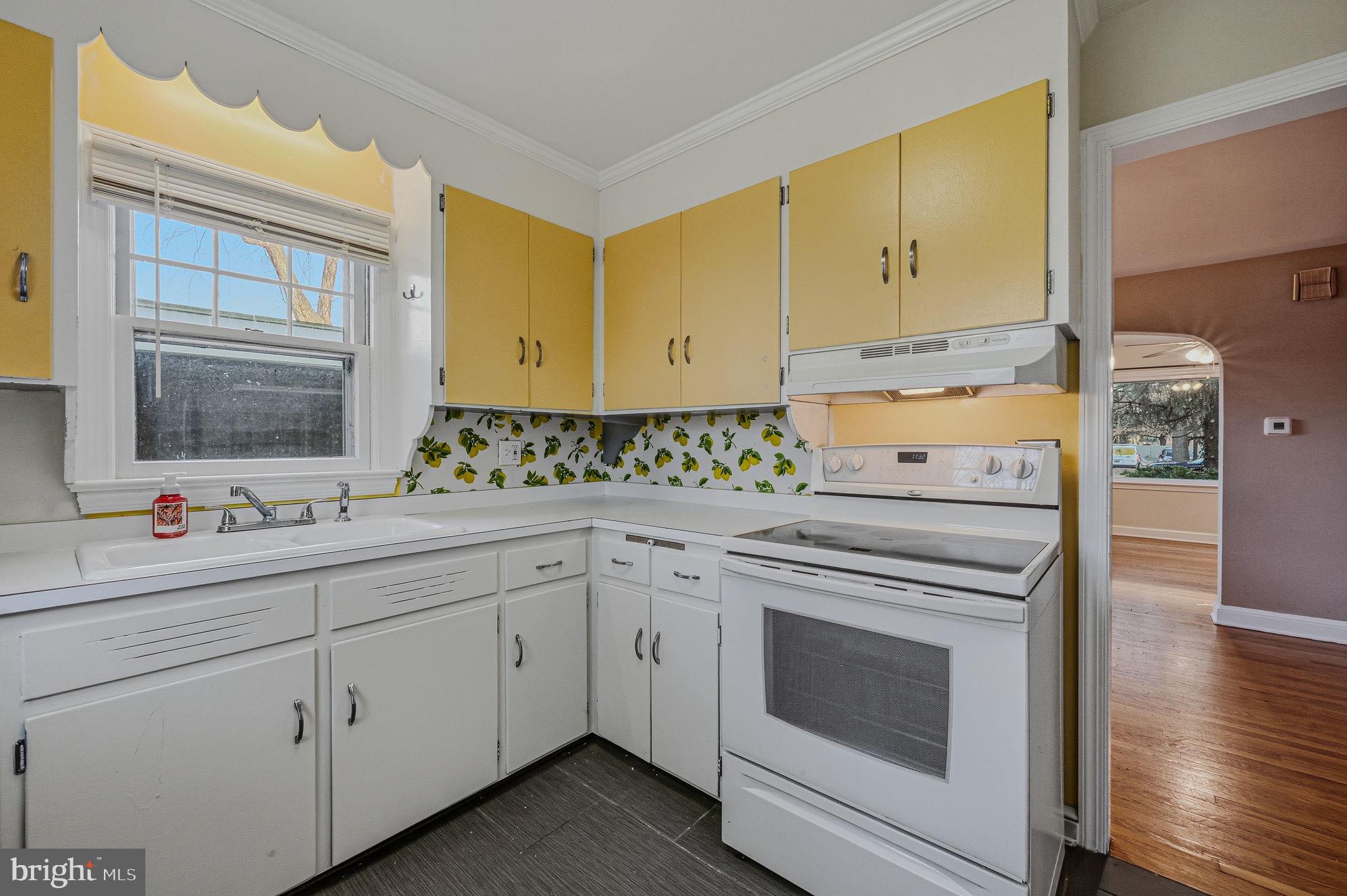 EAST LAKE GDNS - Residential