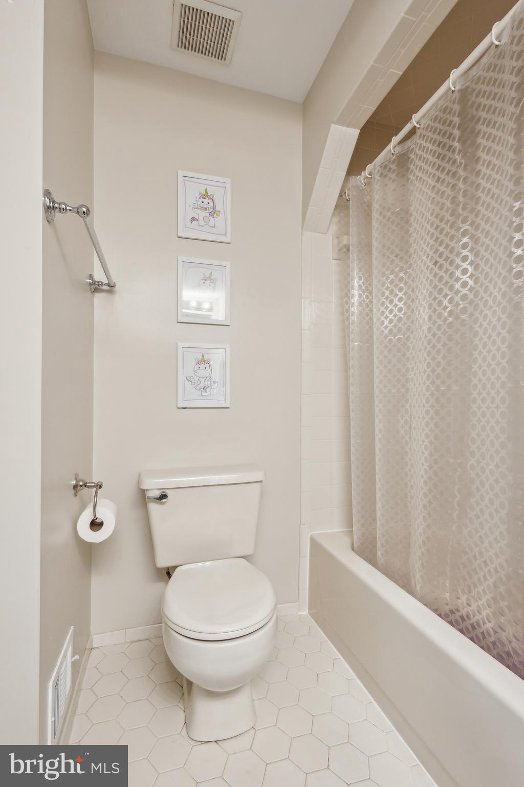 KINGSTOWNE - Residential Lease