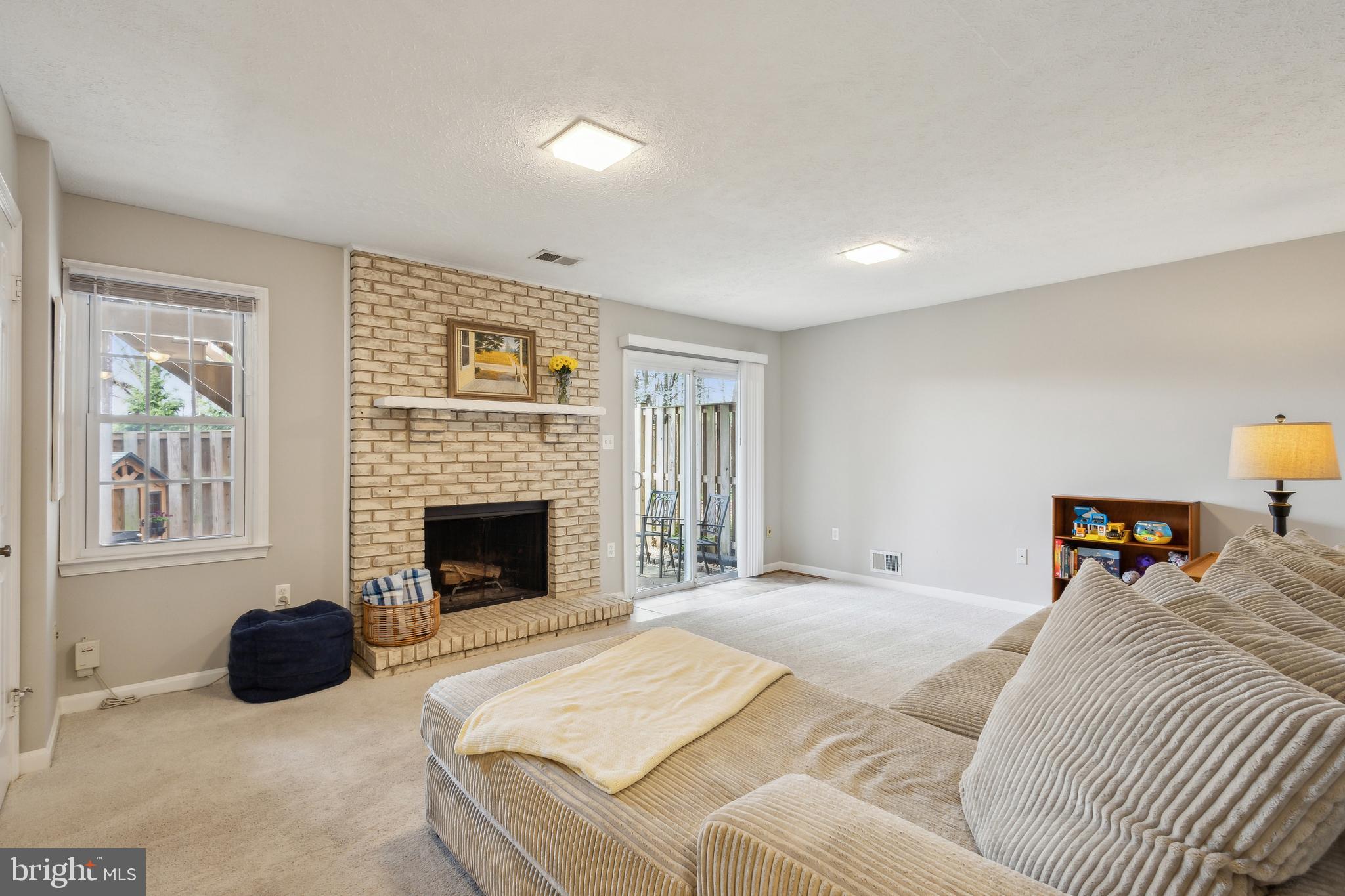 KINGSTOWNE - Residential Lease