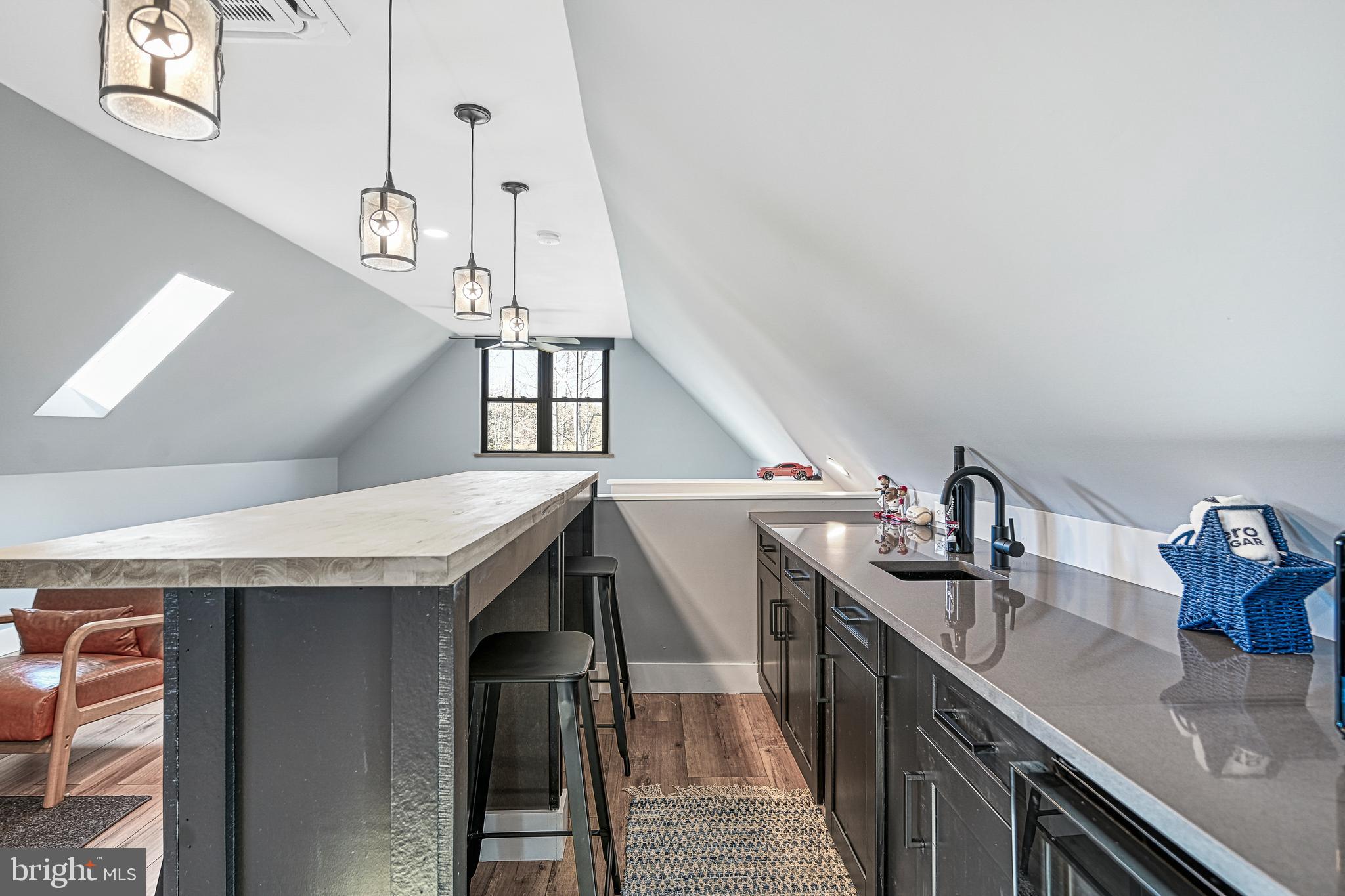 THALIA SHORES - Residential