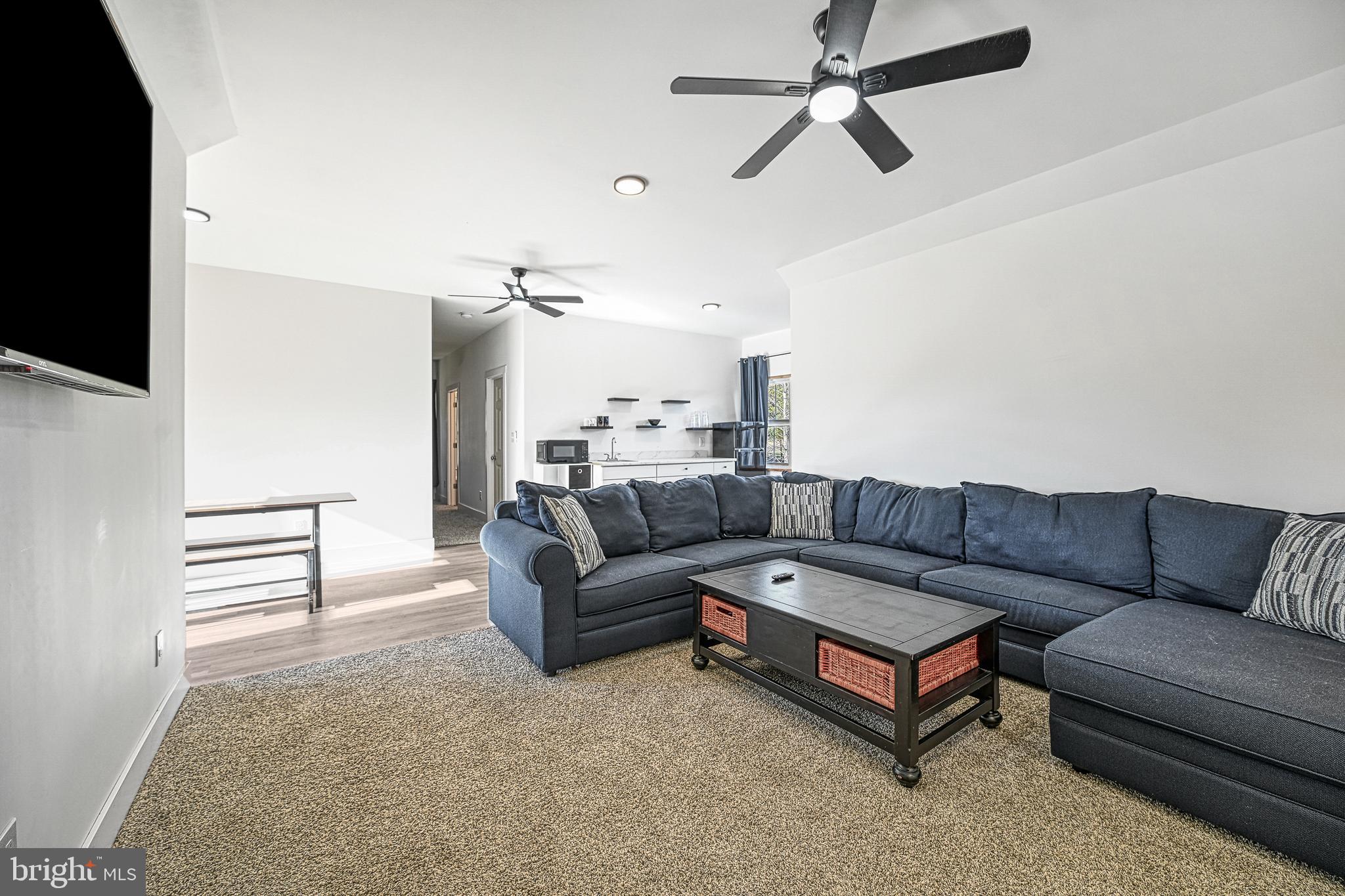 THALIA SHORES - Residential