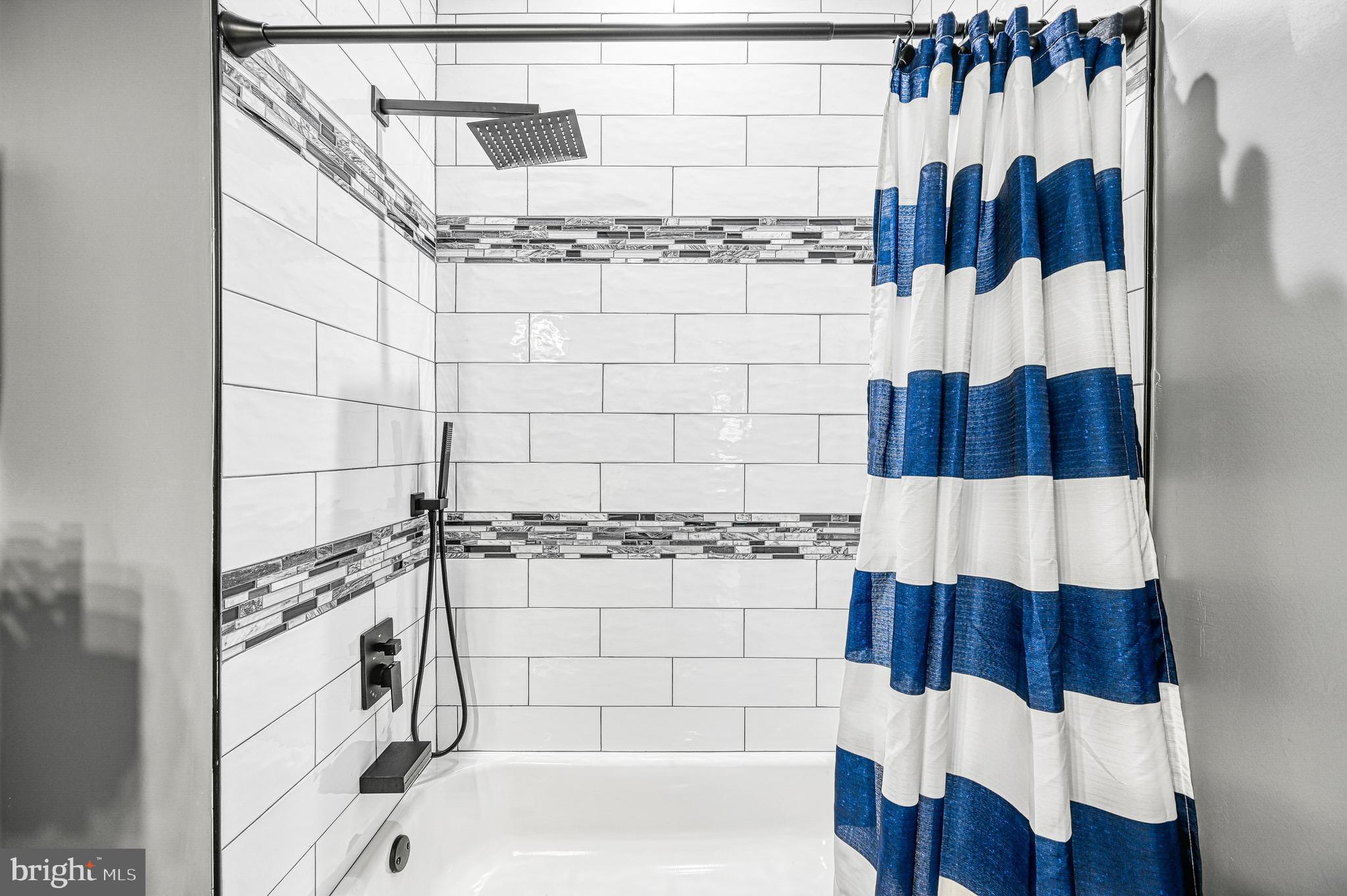 THALIA SHORES - Residential